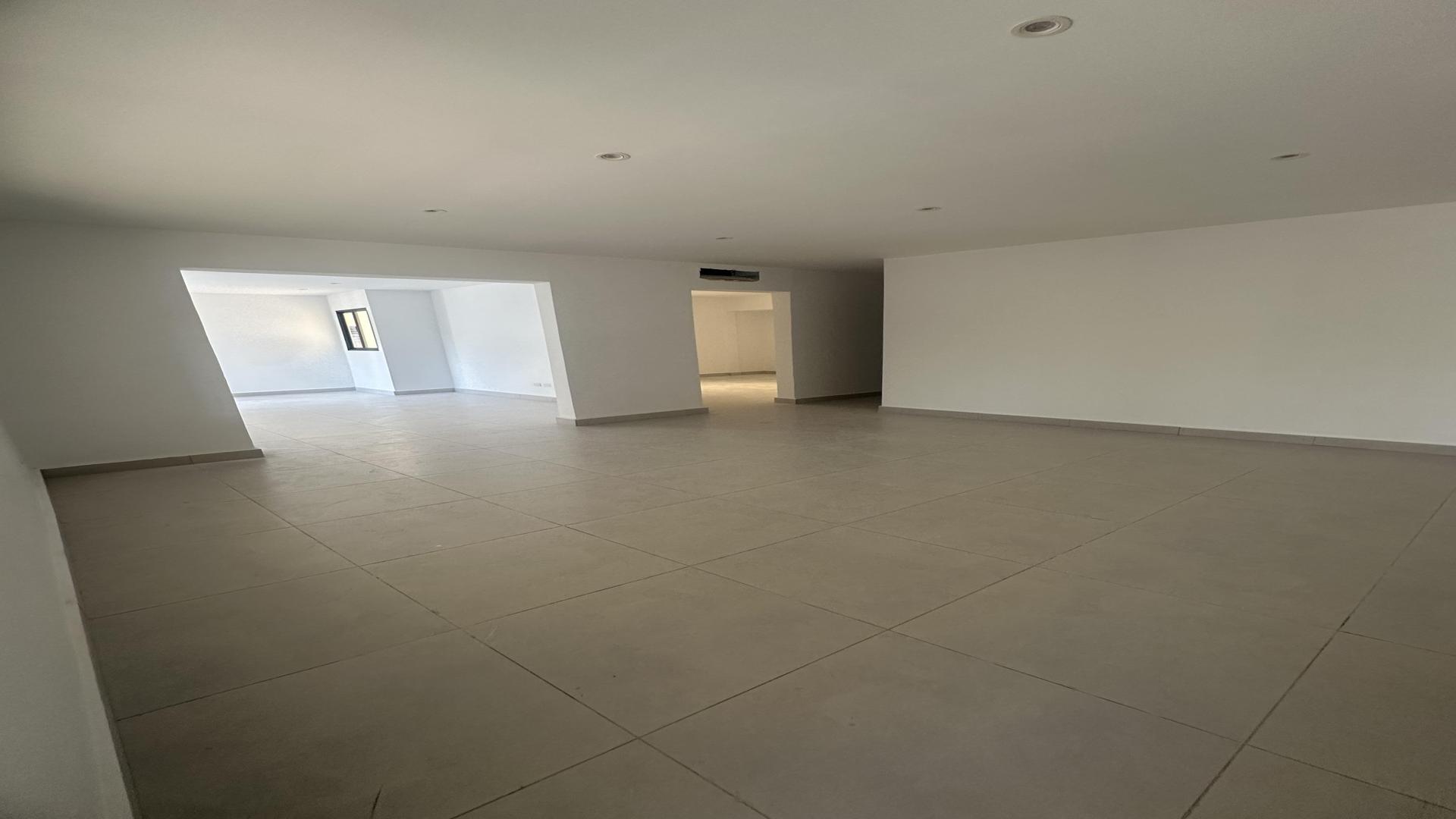 oficinas y locales comerciales - ALQUILER LOCAL COMERCIAL DE 122MTS2-SECTOR LA JULIA 0