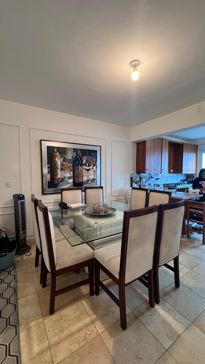 muebles y colchones - comedor en roble cuadrado 8 sillas 