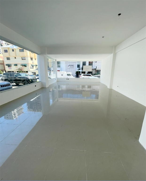 oficinas y locales comerciales - Local céntrico en Piantini  4