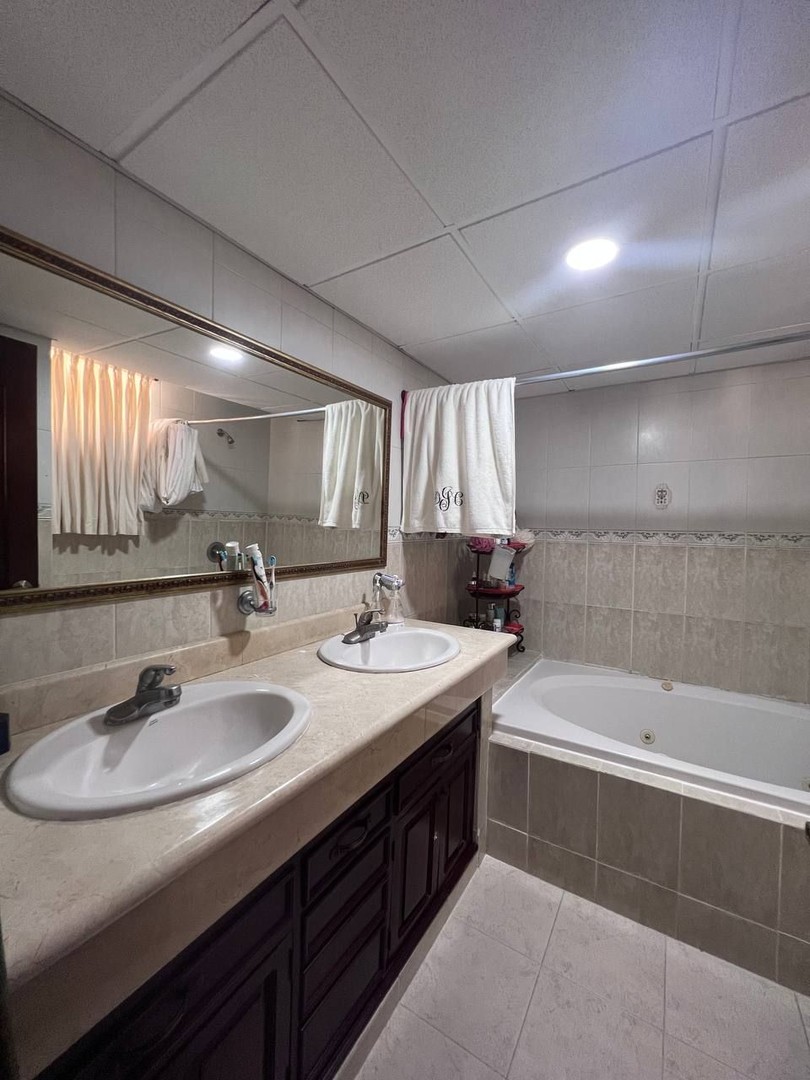 apartamentos - Piantini 7mo piso 202m2 3 habitaciones 3.5 banos 2 parqueos 3