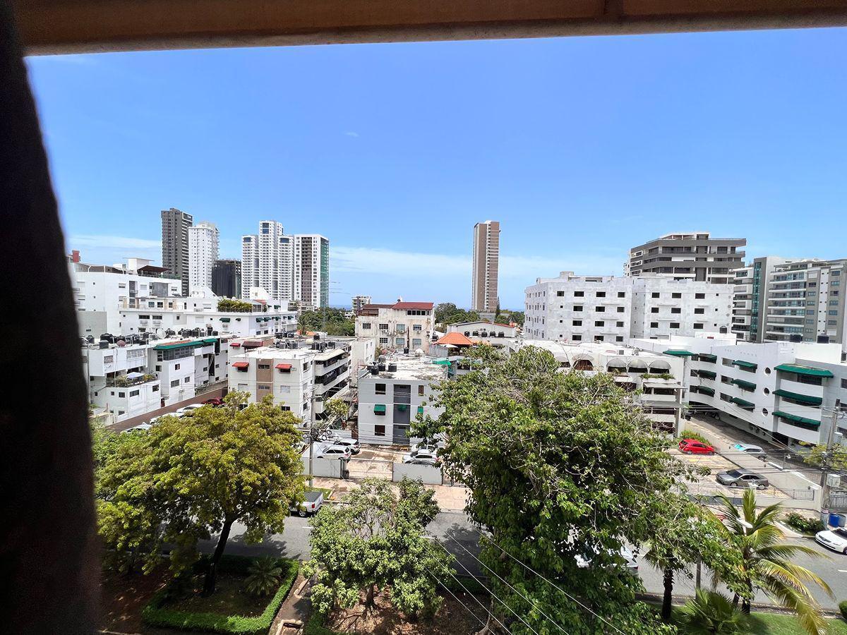 apartamentos - Alquilo Apto. de 3 hab. + estudio en Los Cacicazgos 1