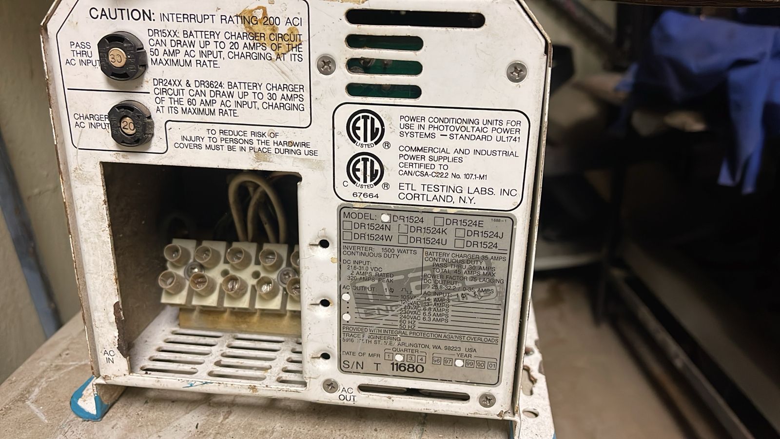 plantas e inversores - VENDO INVERSOR TRACE DR 1524 1.5KW