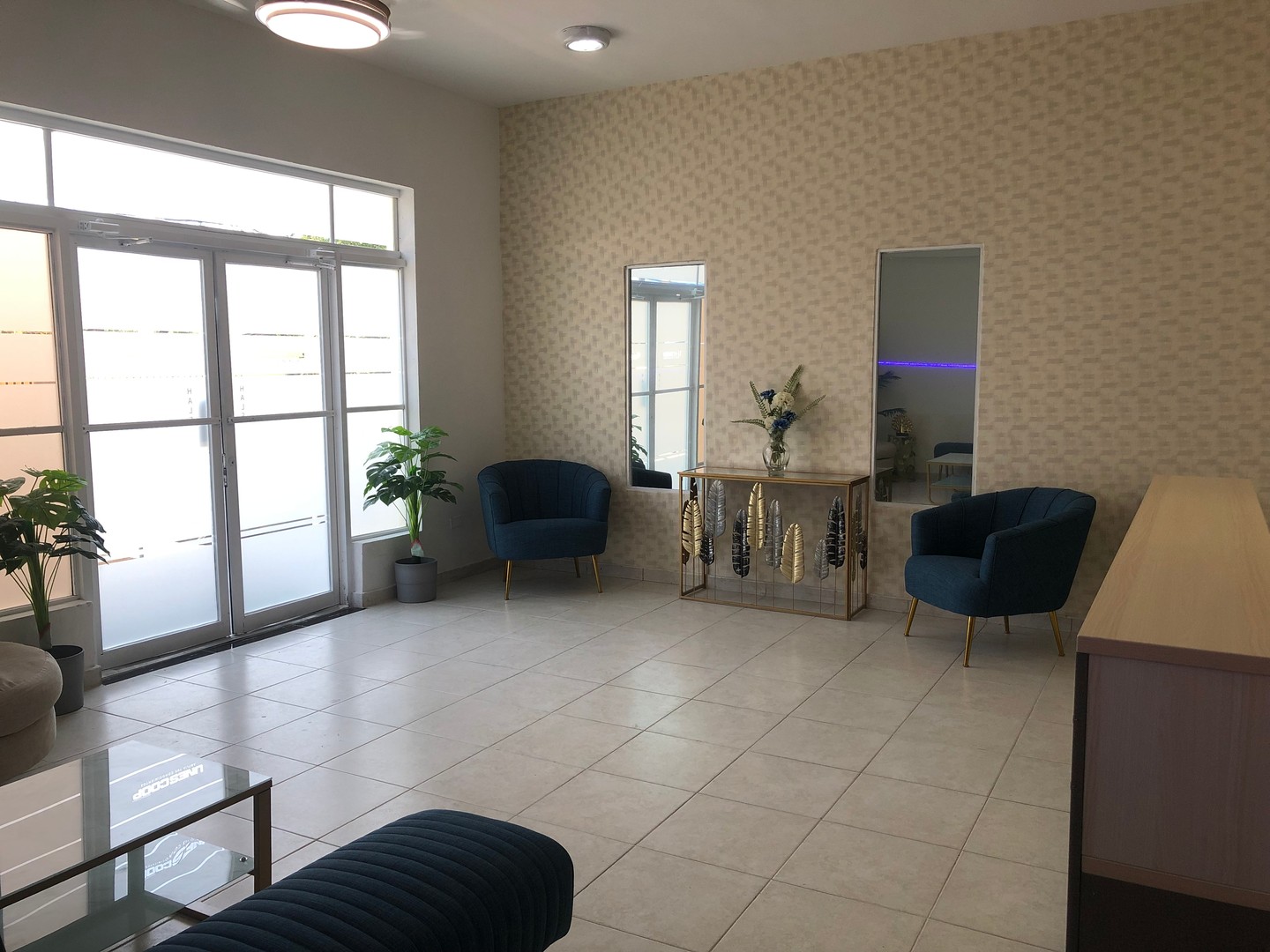 oficinas y locales comerciales - Rento / Alquilo Oficina Amueblada 5