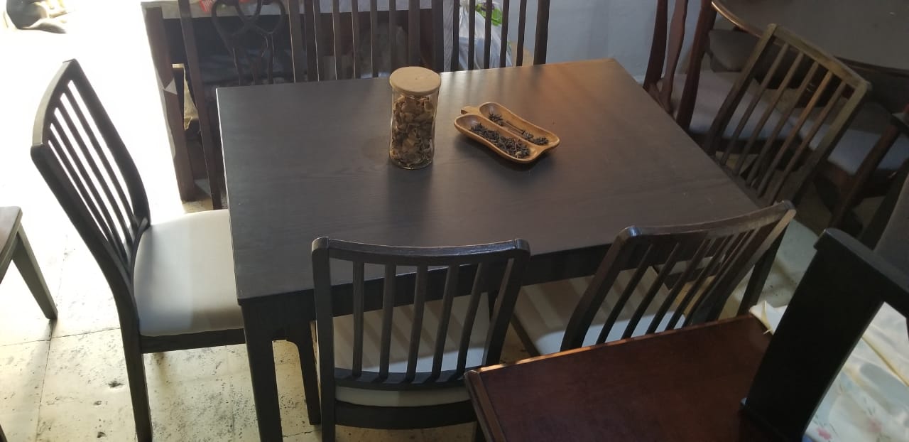 muebles y colchones - comedor usado 6 sillas importados ni roto ni flojo bien de pintura 