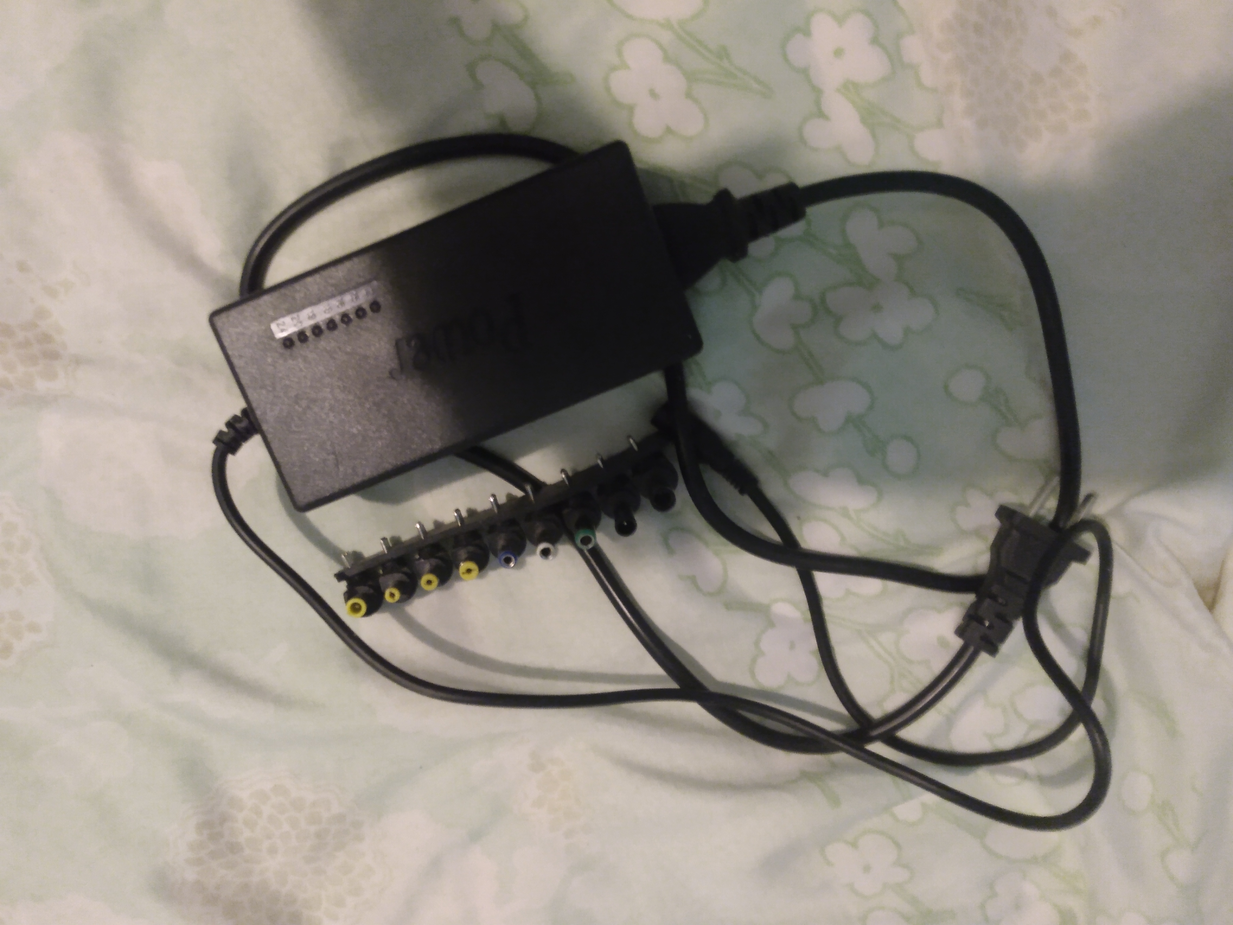 otros electronicos - cargador universal  0