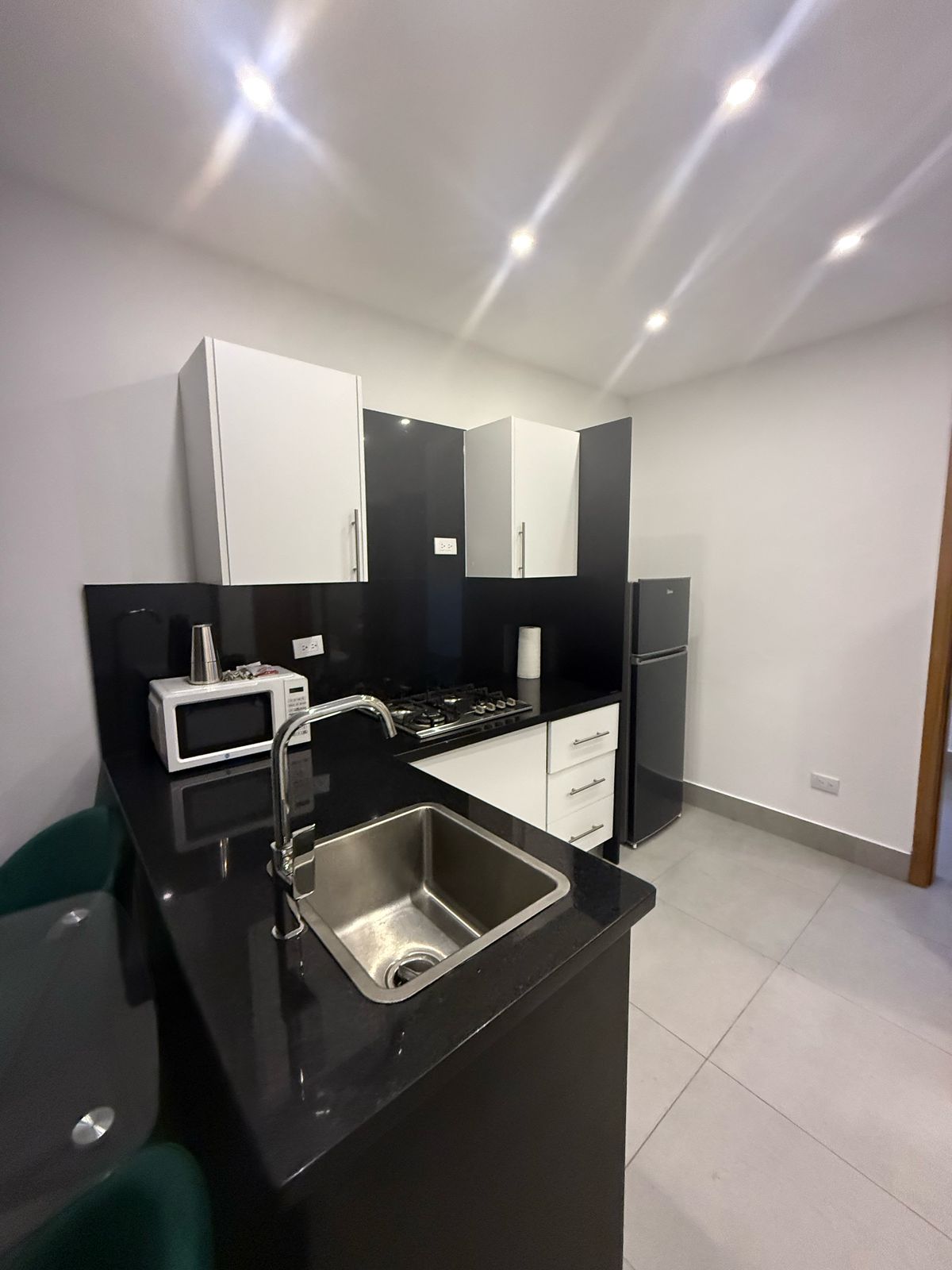 apartamentos - !EN VENTA! MODERNO APART. AMUEBLADO EN SERRALLES  0