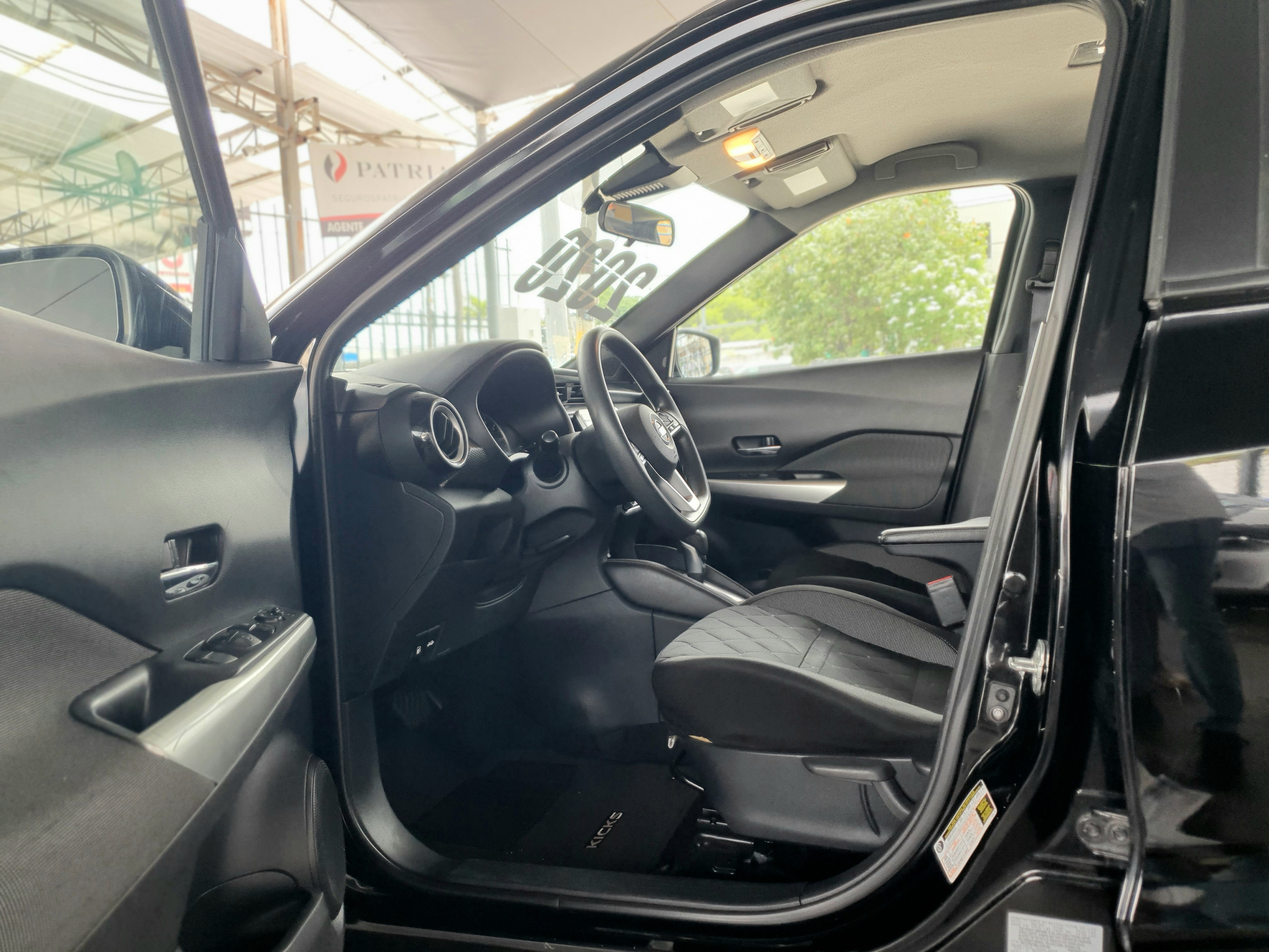 jeepetas y camionetas - NISSAN KICKS SV 2020 RECIEN IMPORTADA 8