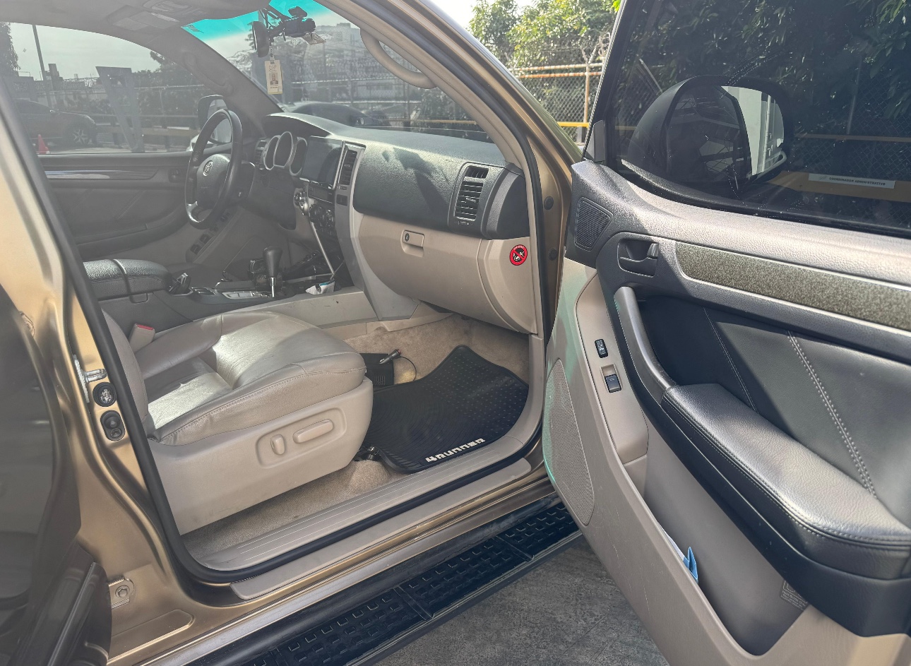 jeepetas y camionetas - Vendo Toyota 4runner 2006, excelente condiciones  5