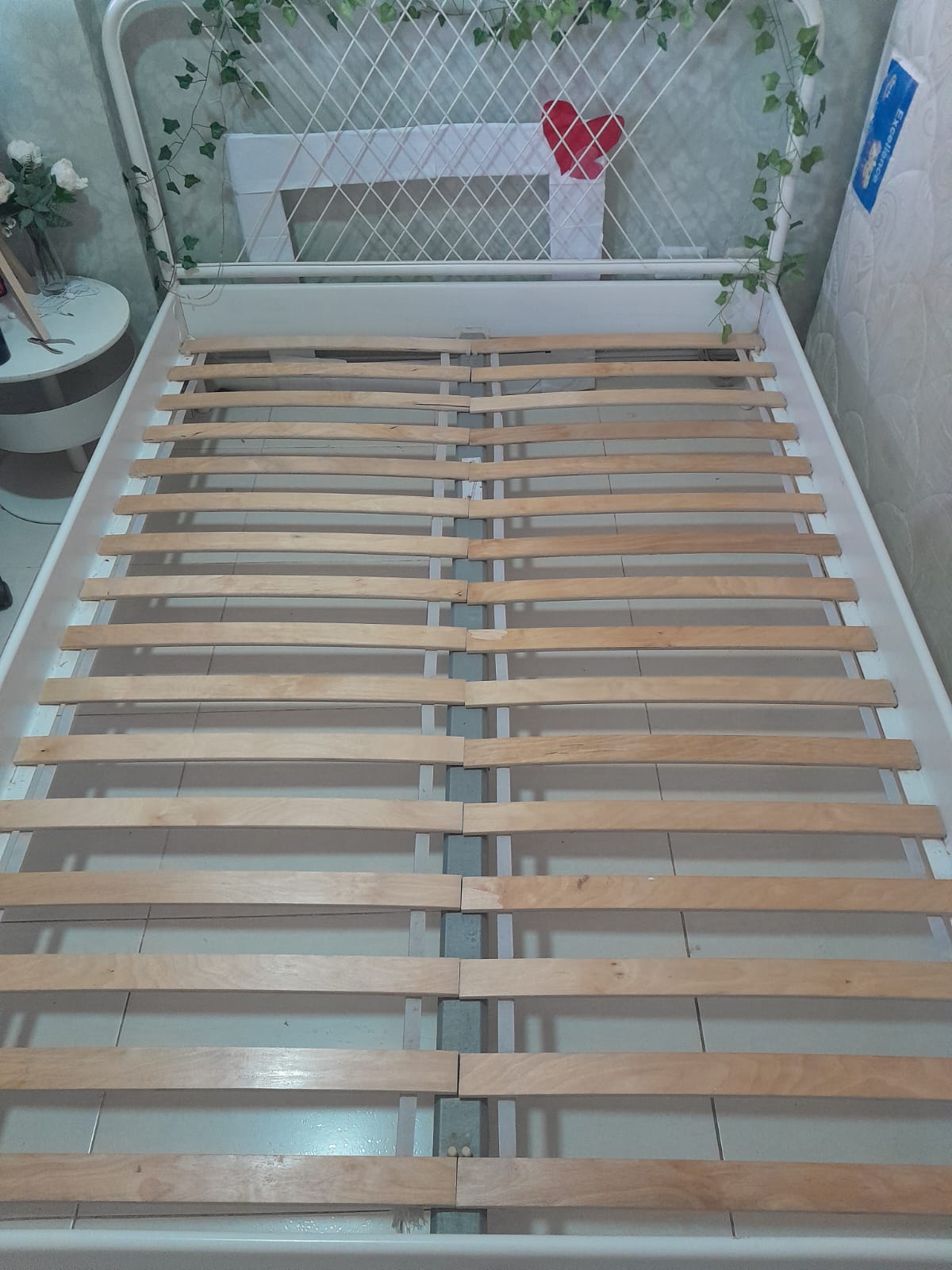 muebles y colchones - Cama size full modelo IKEA, en metal, color blanco 1
