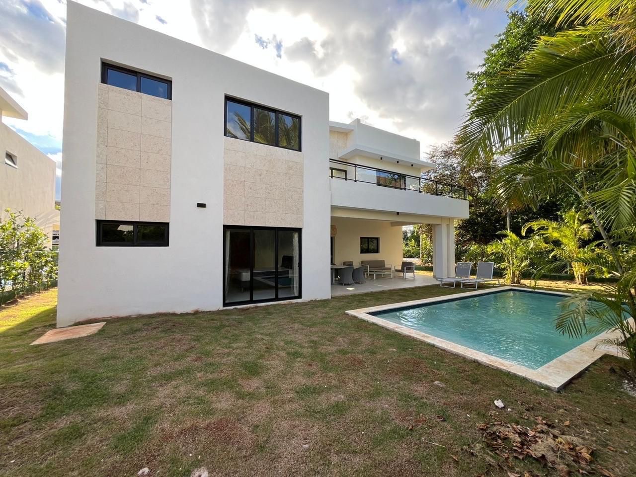 casas vacacionales y villas - venta de Villa amueblada con piscina en punta cana village República Dominicana  2