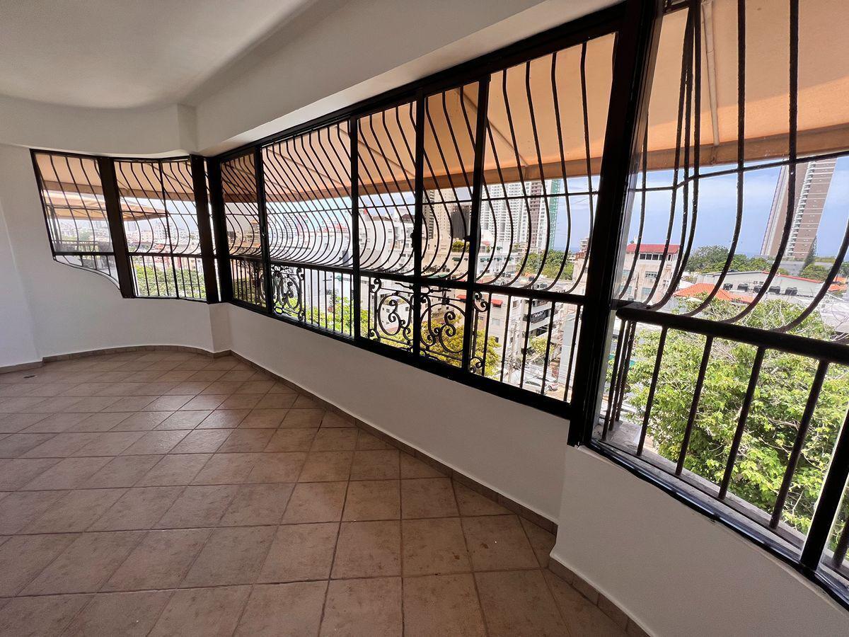 apartamentos - Alquilo Apto. de 3 hab. + estudio en Los Cacicazgos 2