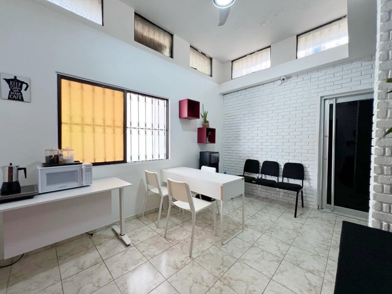 oficinas y locales comerciales - Propiedad comercial en los Prados 4