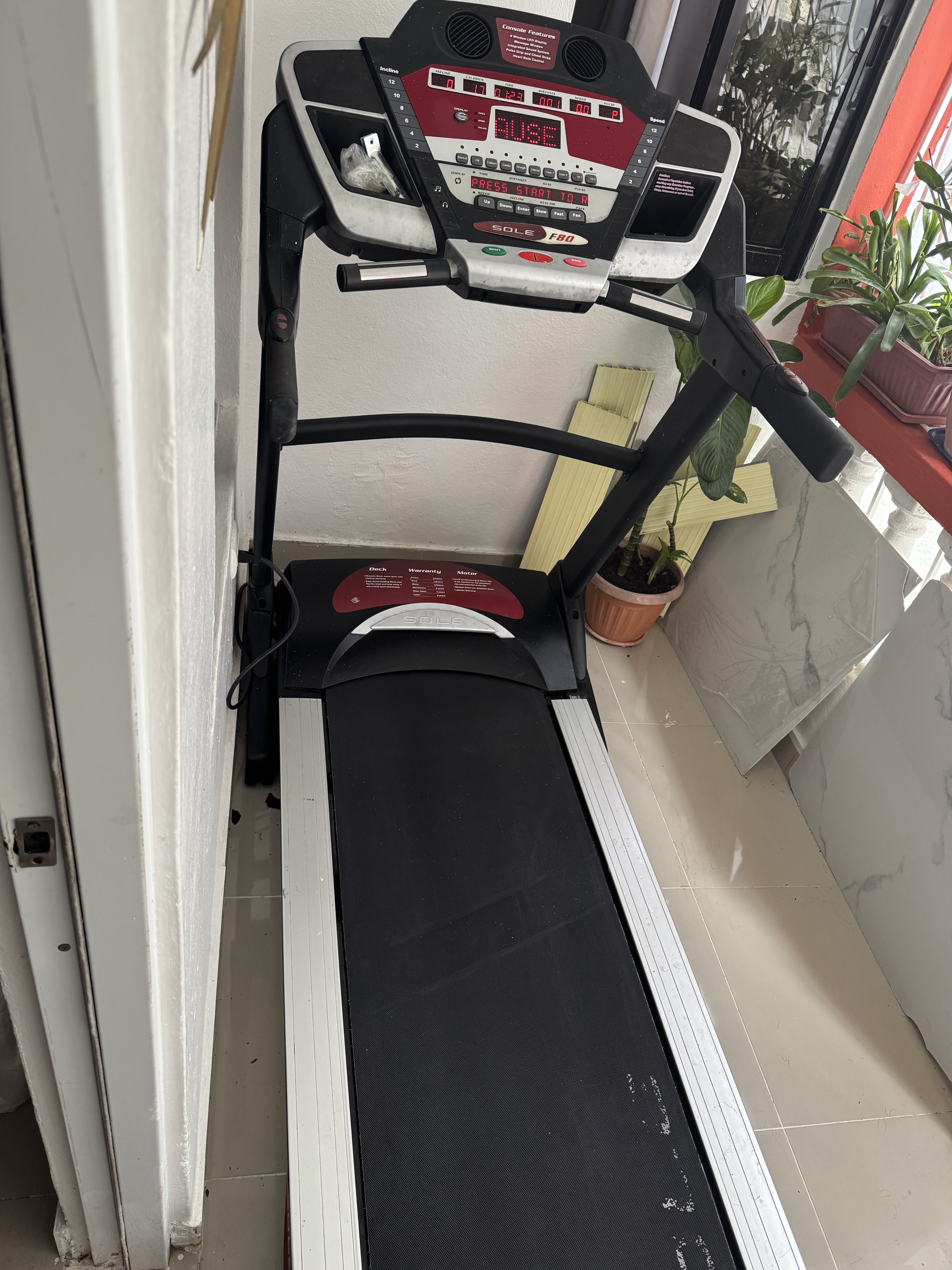 deportes - Caminadora de Cinta, Marca SOLE FITNESS F80. 1