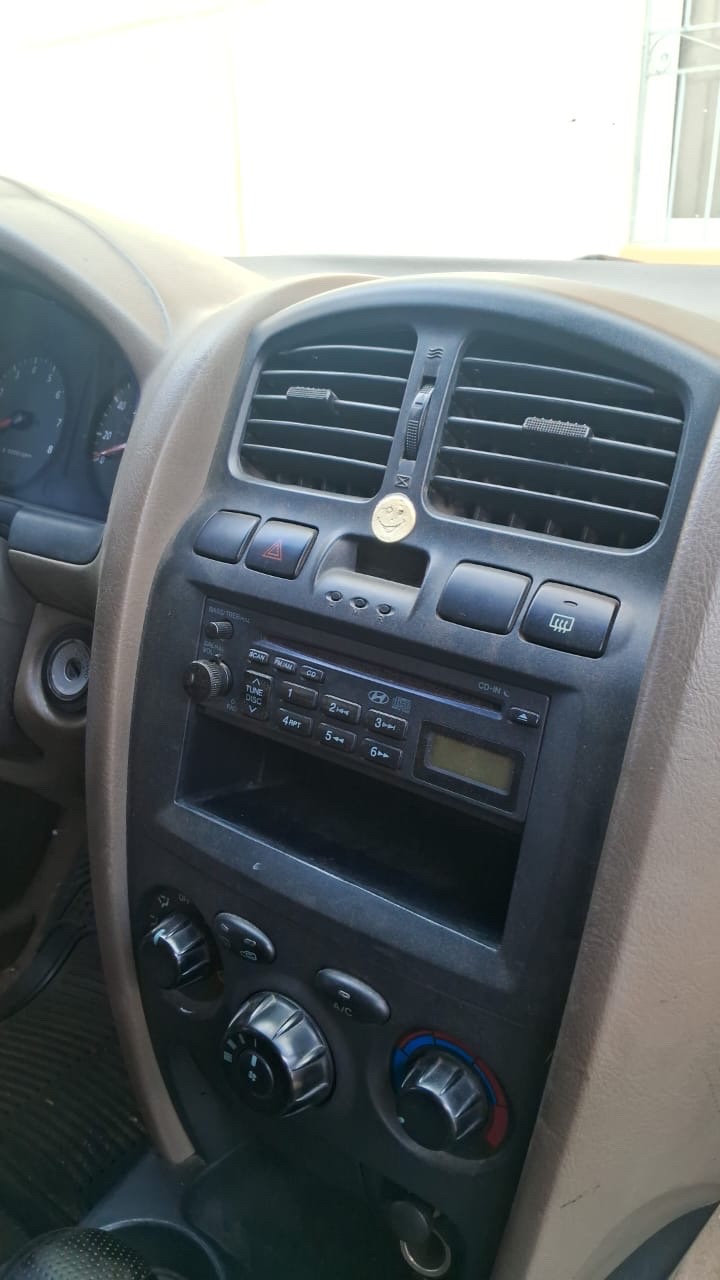 jeepetas y camionetas - Hyundai 2004 (NEGOCIABLE) 6