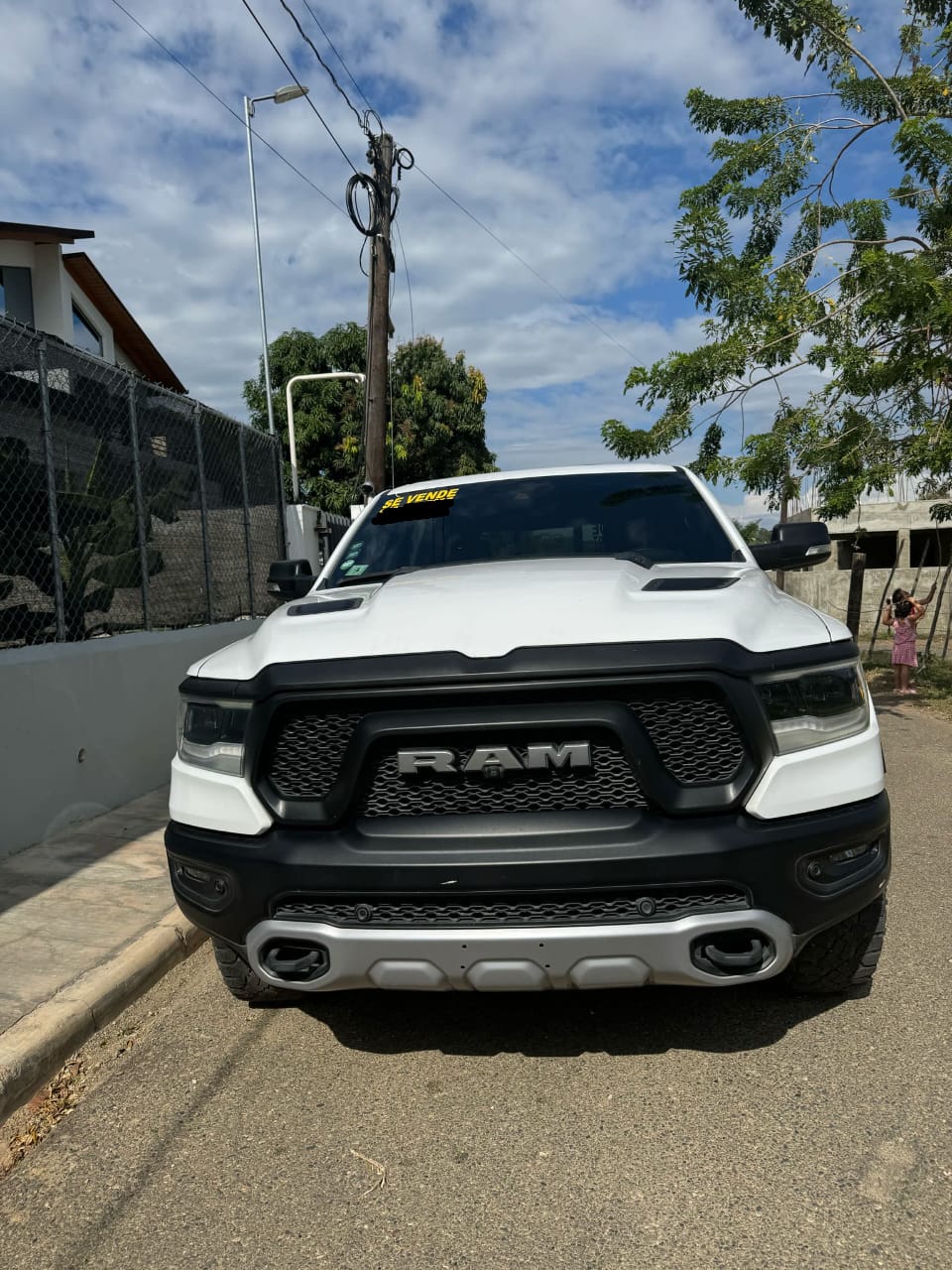 jeepetas y camionetas - Se vende de oportunidad Camioneta de alta gama 1