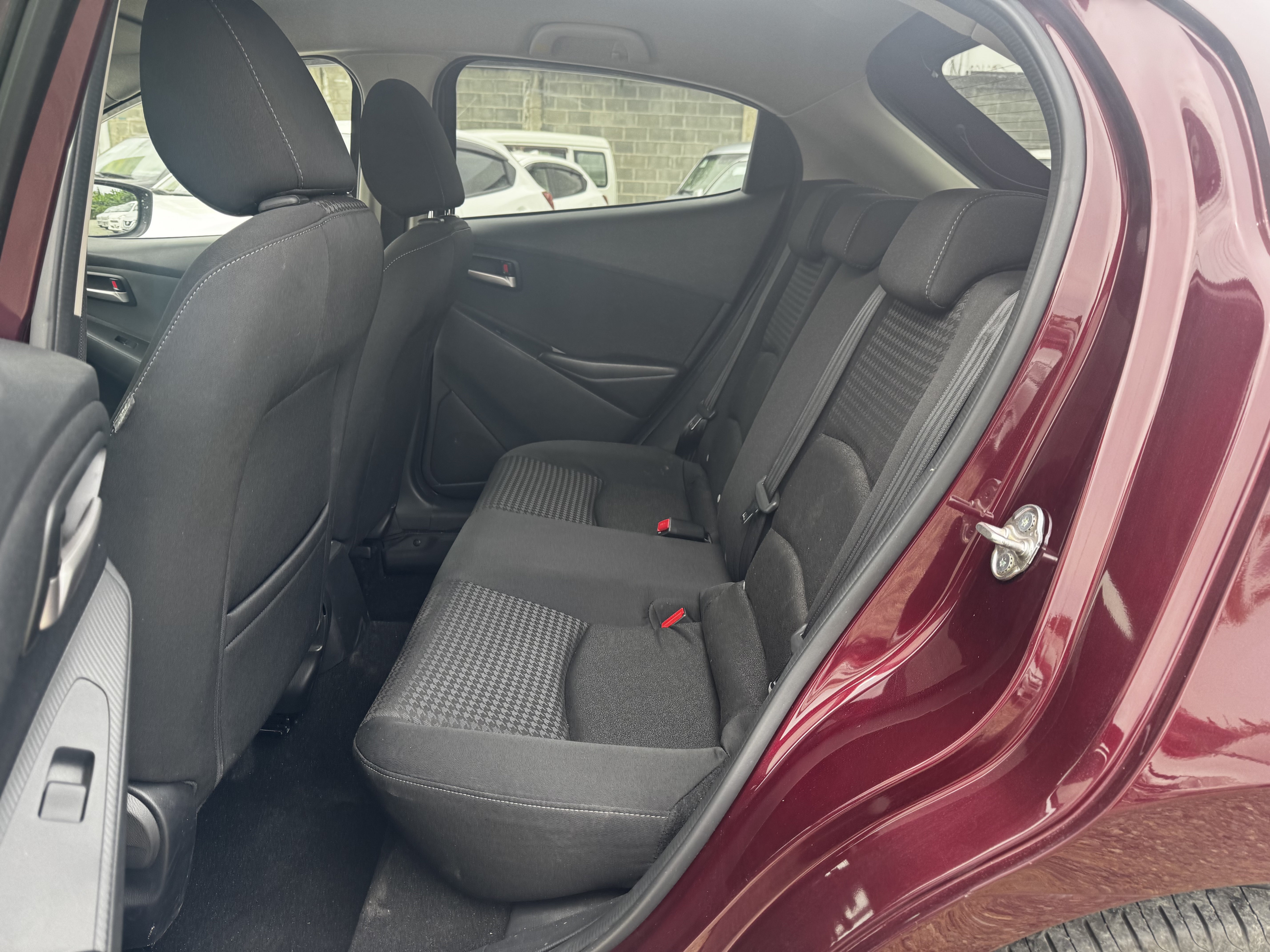 carros - Mazda Demio 2019 5