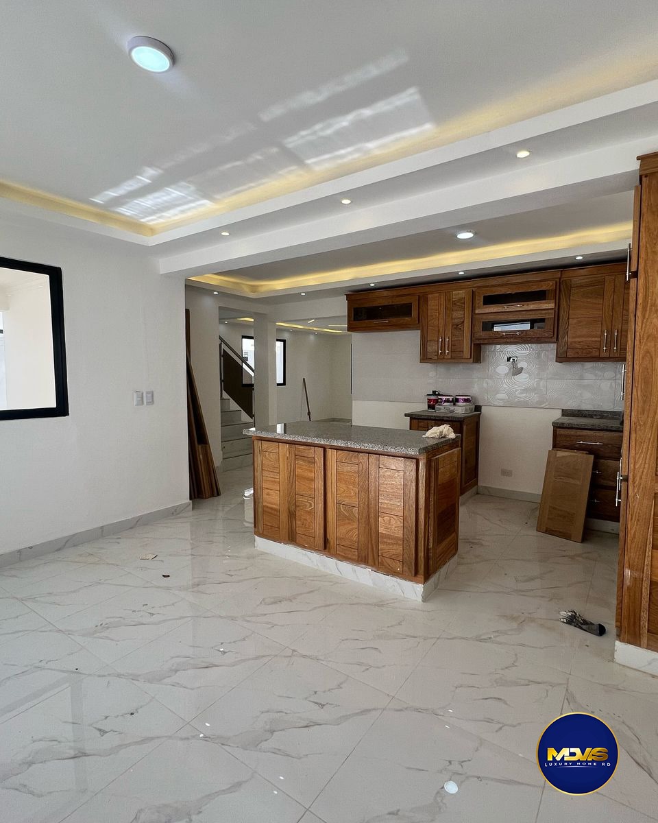 casas - Se vende Casa en la autopista de san isidro 2