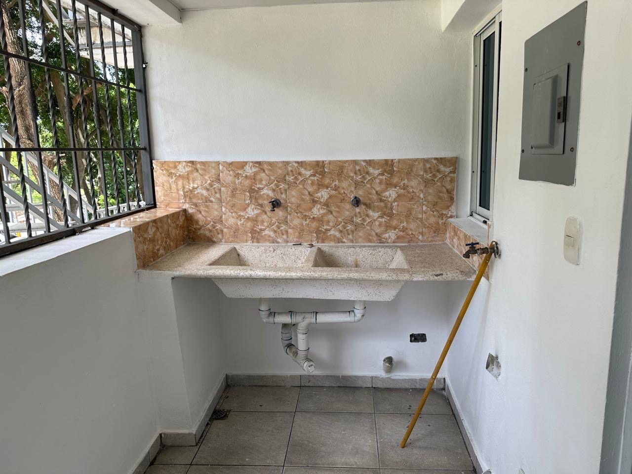 apartamentos - venta de apartamento en Alma Rosa 1 2do piso con 125mts Santo Domingo este   1