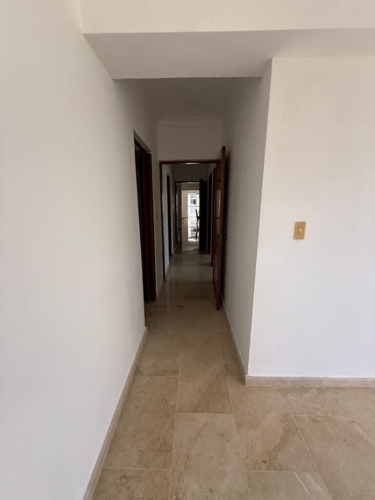apartamentos - 2733- APTO. EN URB. REAL, STO. DGO.  3