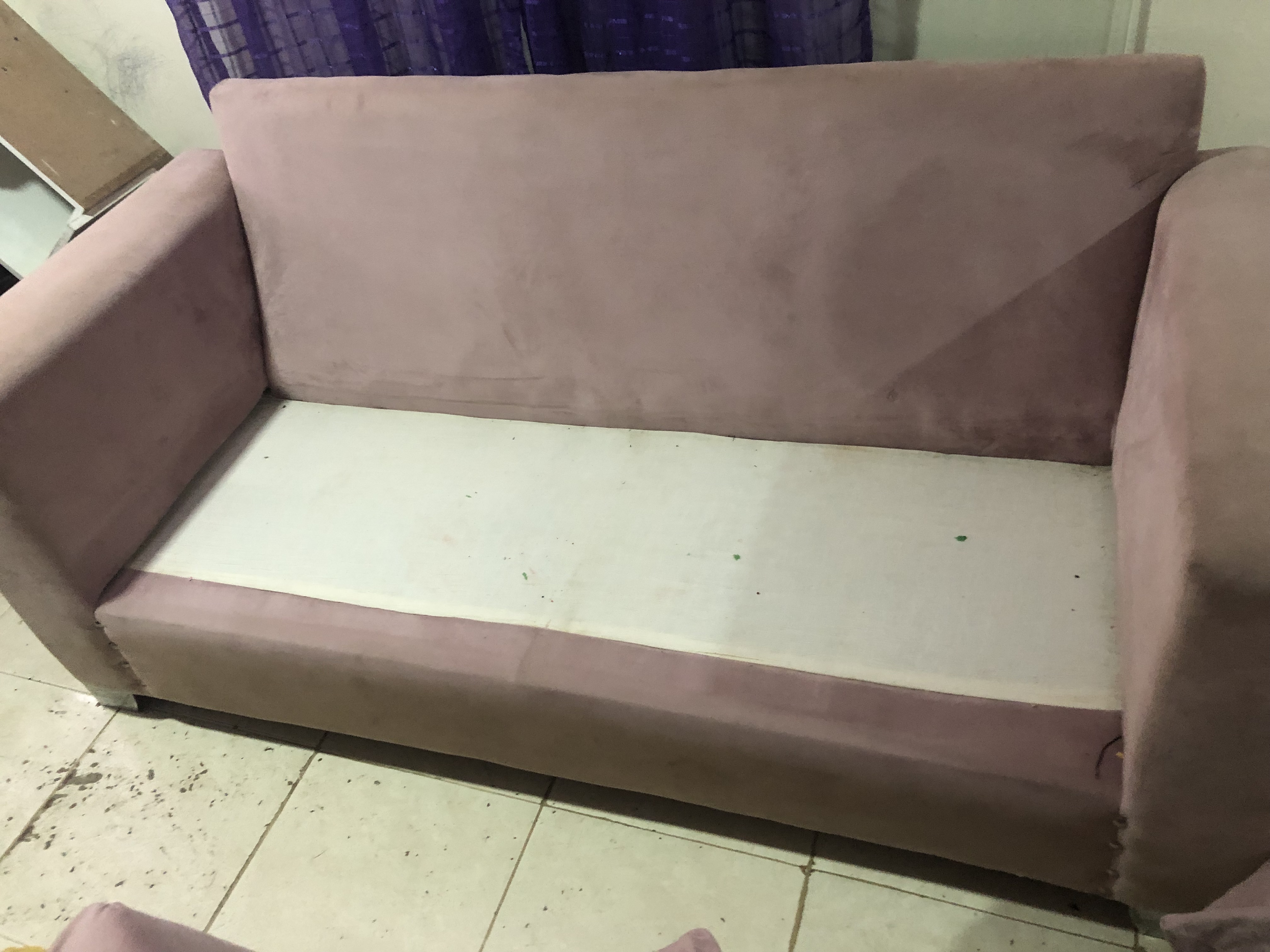 muebles y colchones - Butaca en caoba y un sofá  4