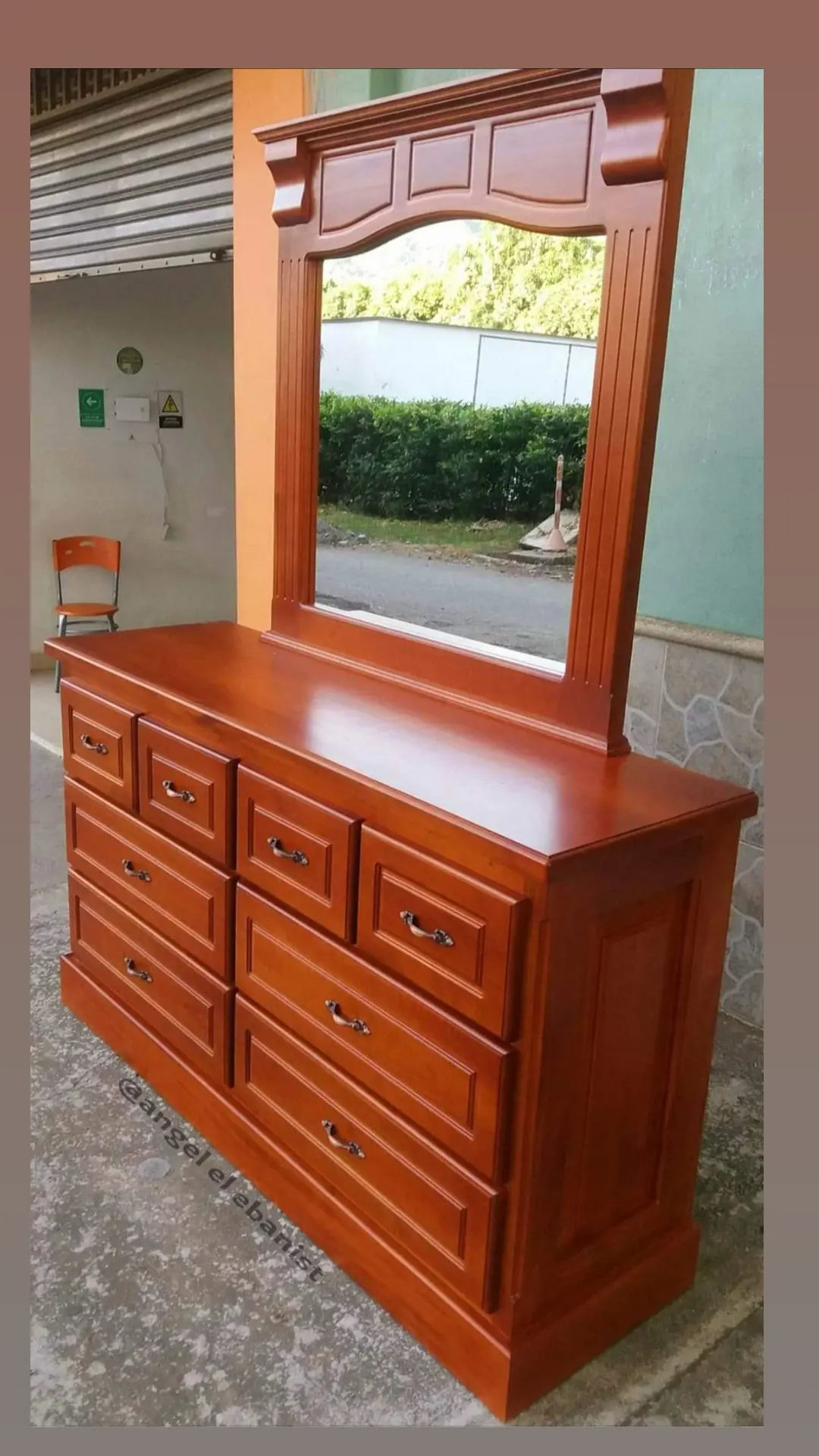 muebles y colchones - Gavetero grande con espejo  0