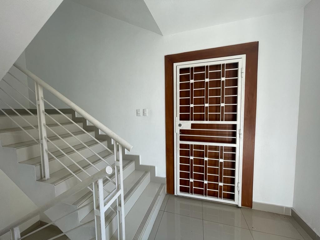apartamentos - Apartamento 3er Nivel con Piscina en Gurabo 2