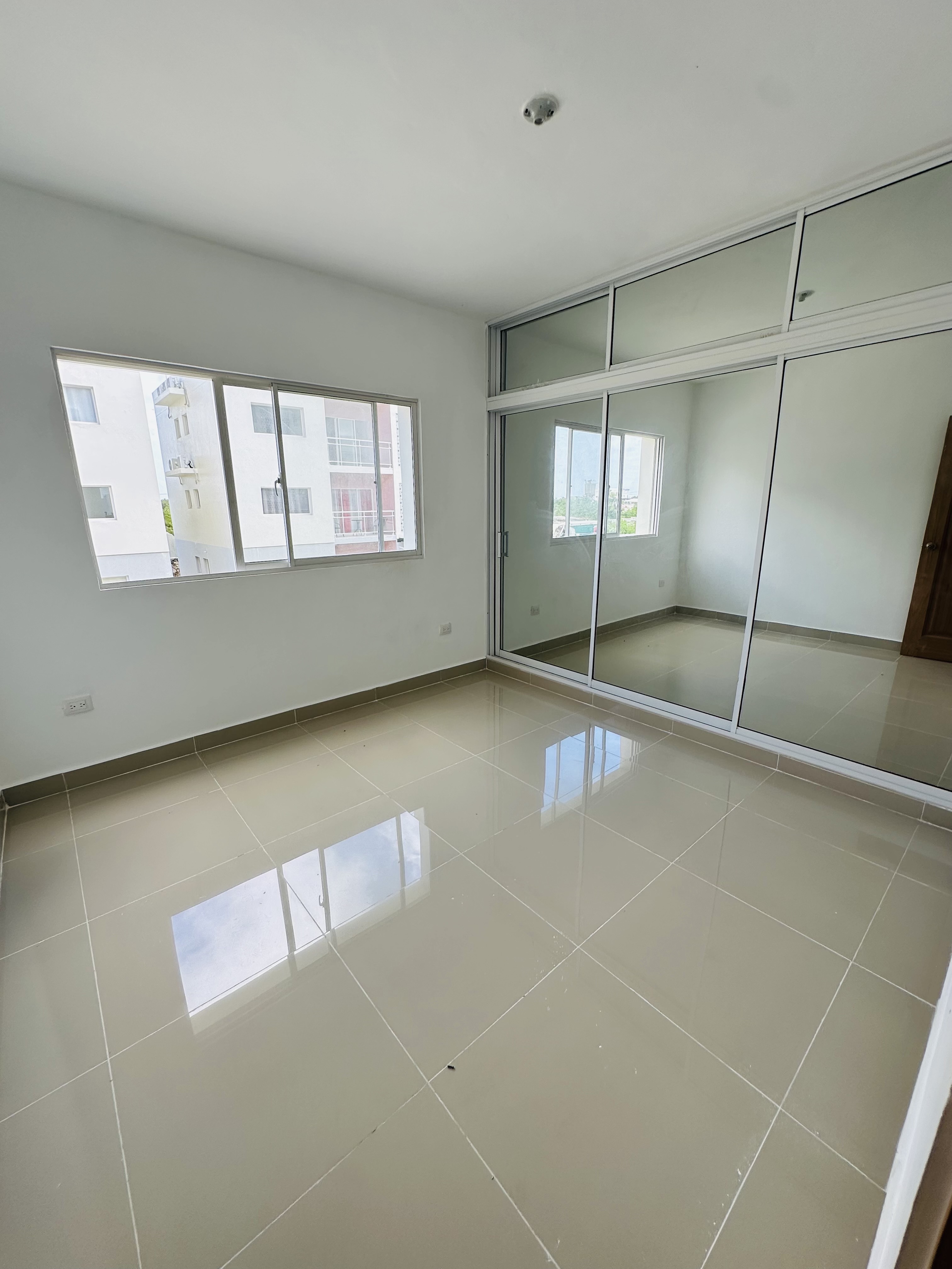apartamentos - 🚨DE OPORTUNIDAD🚨Se vende apartamento de 2H y 2B en primer nivel con patio  6