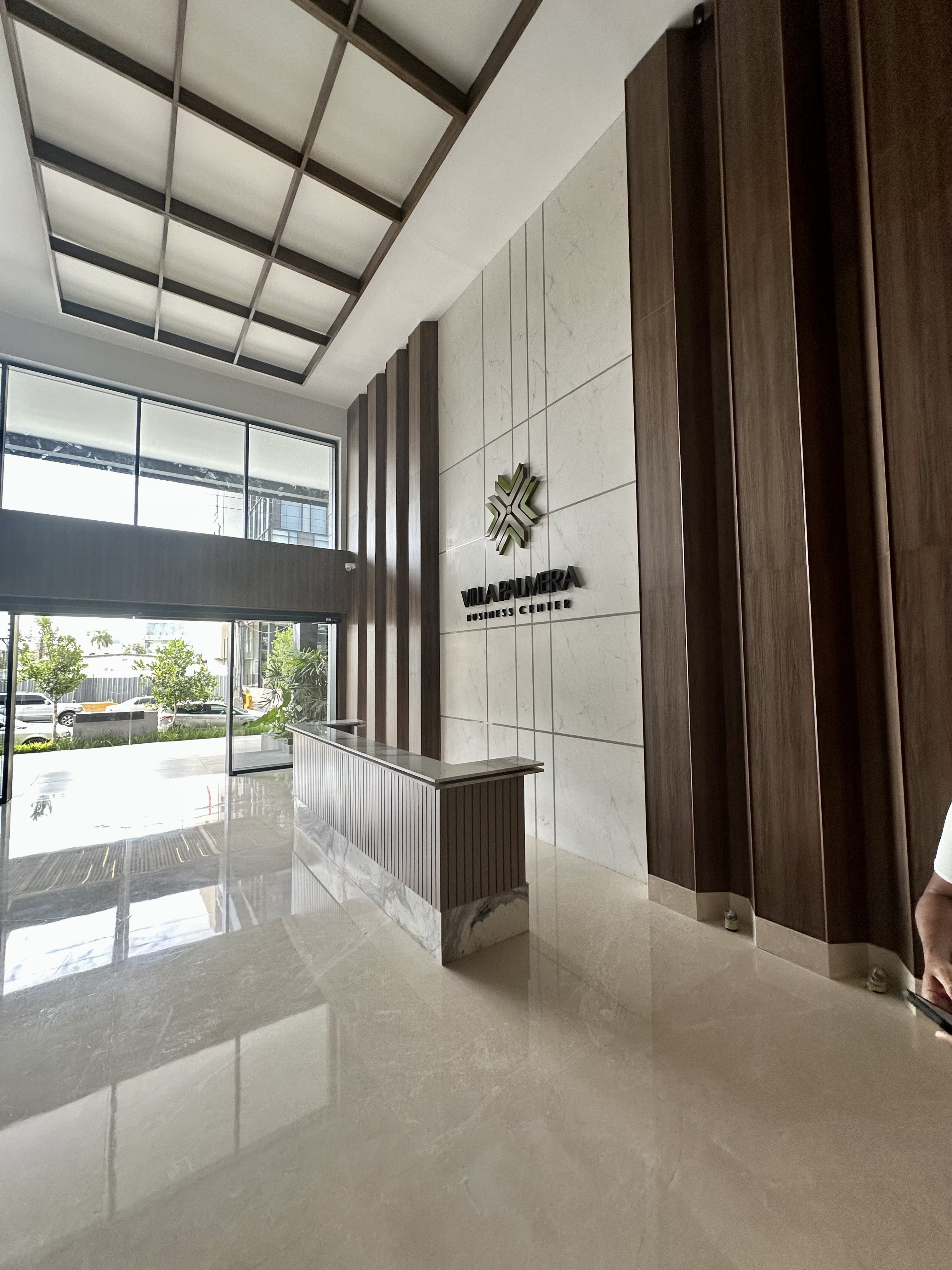oficinas y locales comerciales - ¡Oportunidad Única en Piantini! Local en Venta en Villa Palmera Business Center. 6