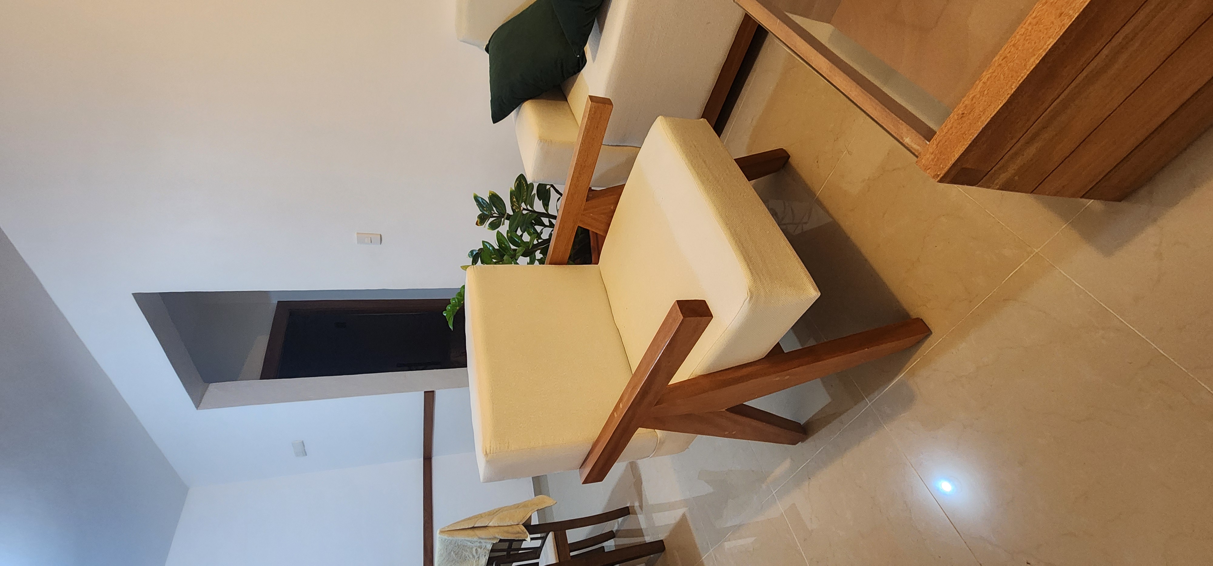 muebles y colchones -  Juego de Sala en Caoba. 5 meses de uso 1