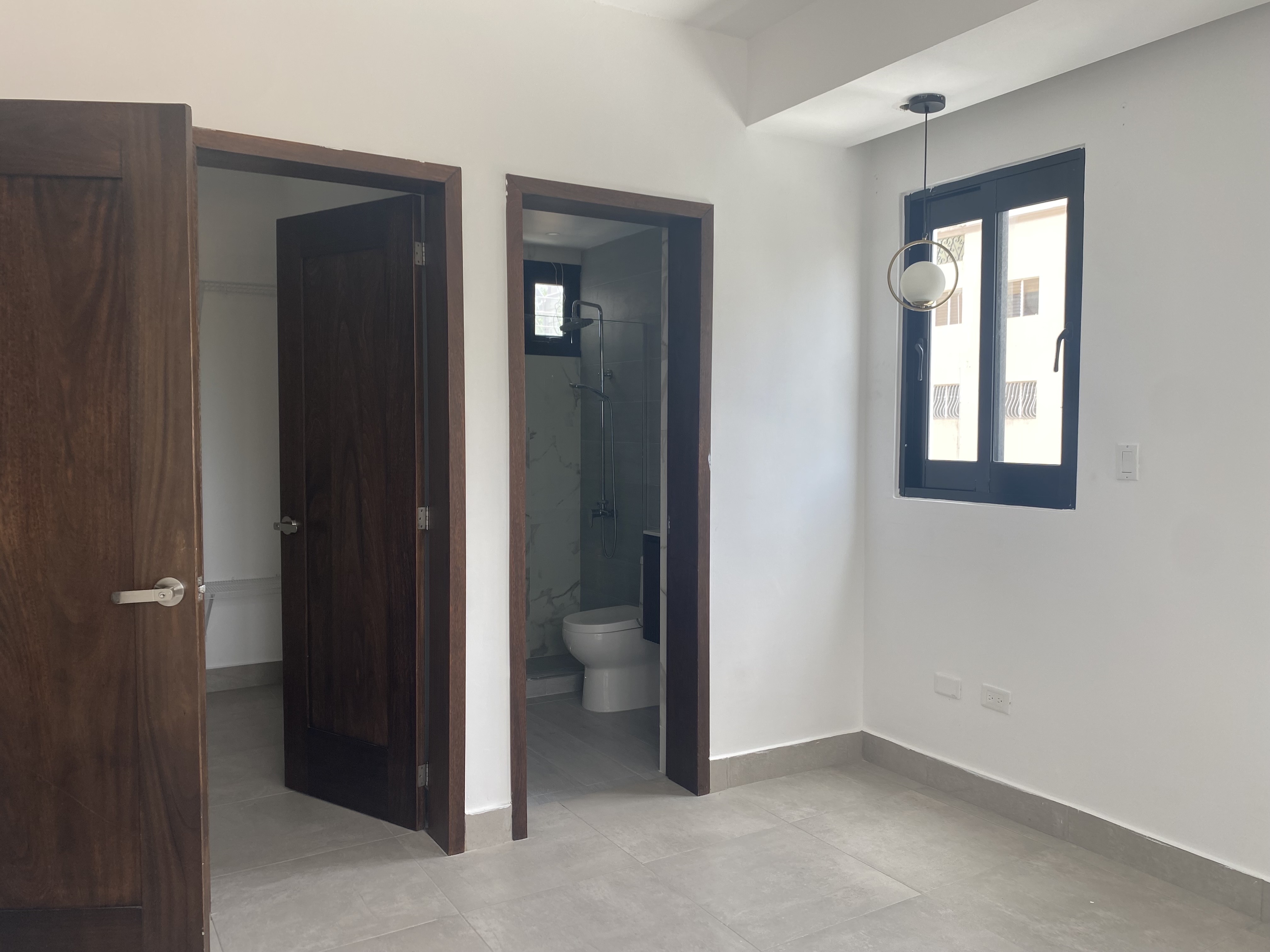 apartamentos - Exclusivo 4to nivel con ascensor privado y 2 parqueos  9