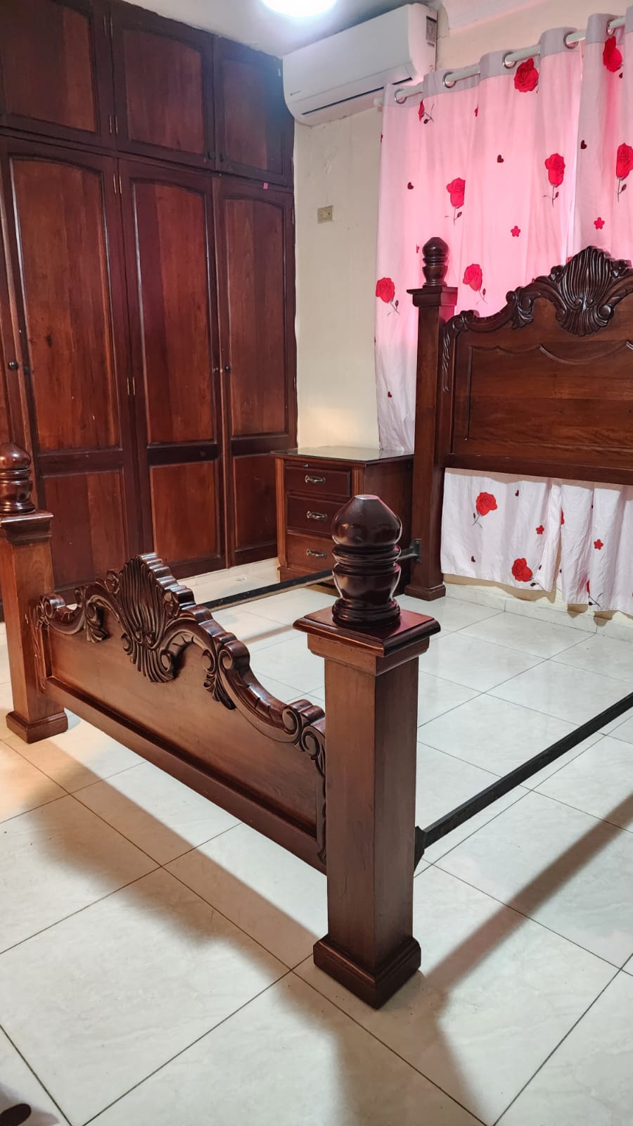 muebles y colchones - JUEGO DE HABITACIÓN EN CAOBA COMPLETO. 2