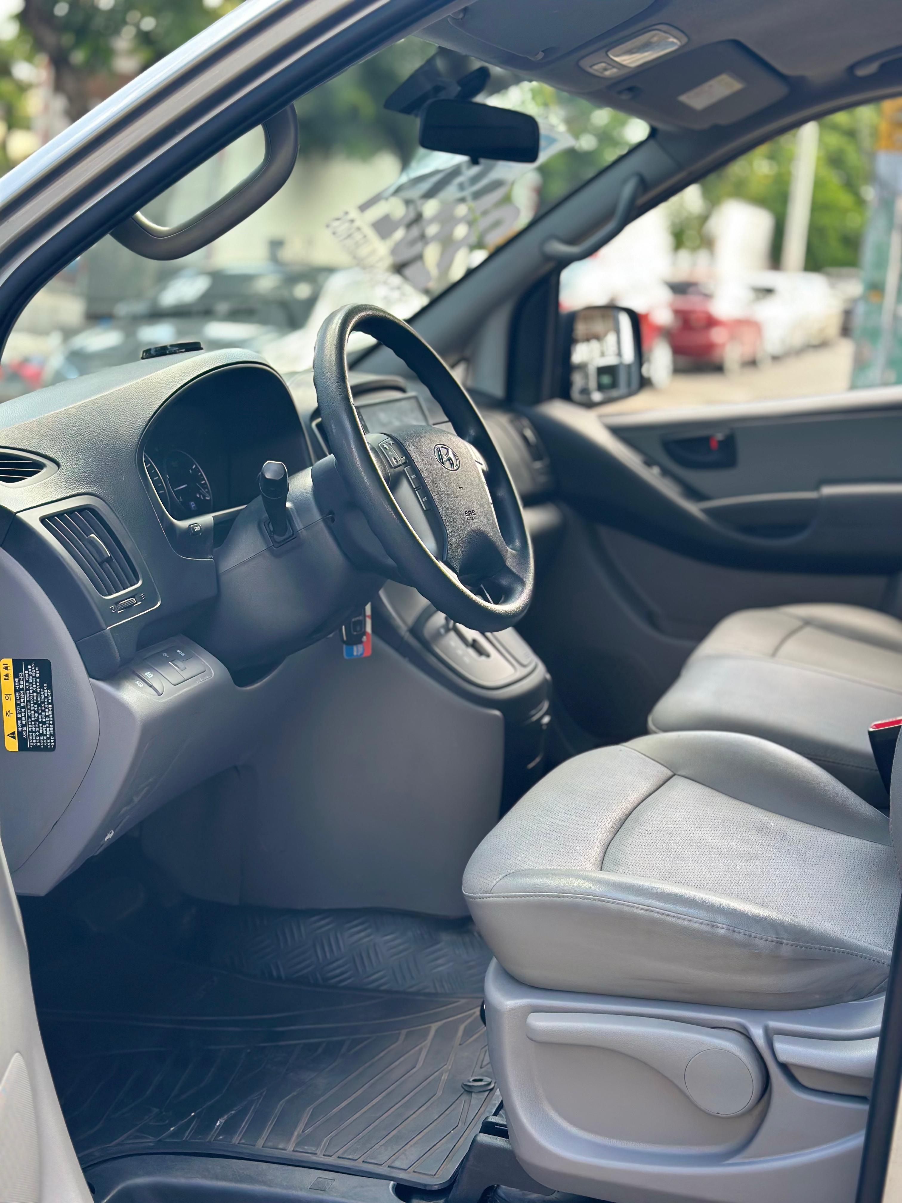 jeepetas y camionetas - 2021 HYUNDAI GRAND STAREX SIN LIMITACION 2