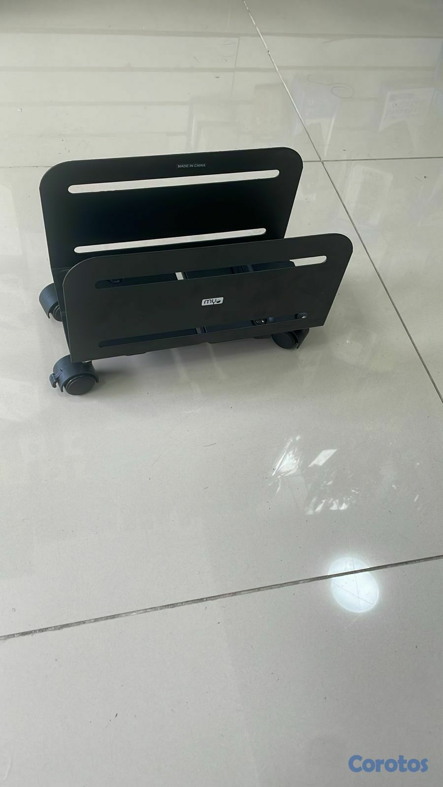 computadoras y laptops - BASE DE METAL CON RUEDA  PARA COMPUTADORA (CPU)  Y PARA  UPS  AJUSTABLE  1