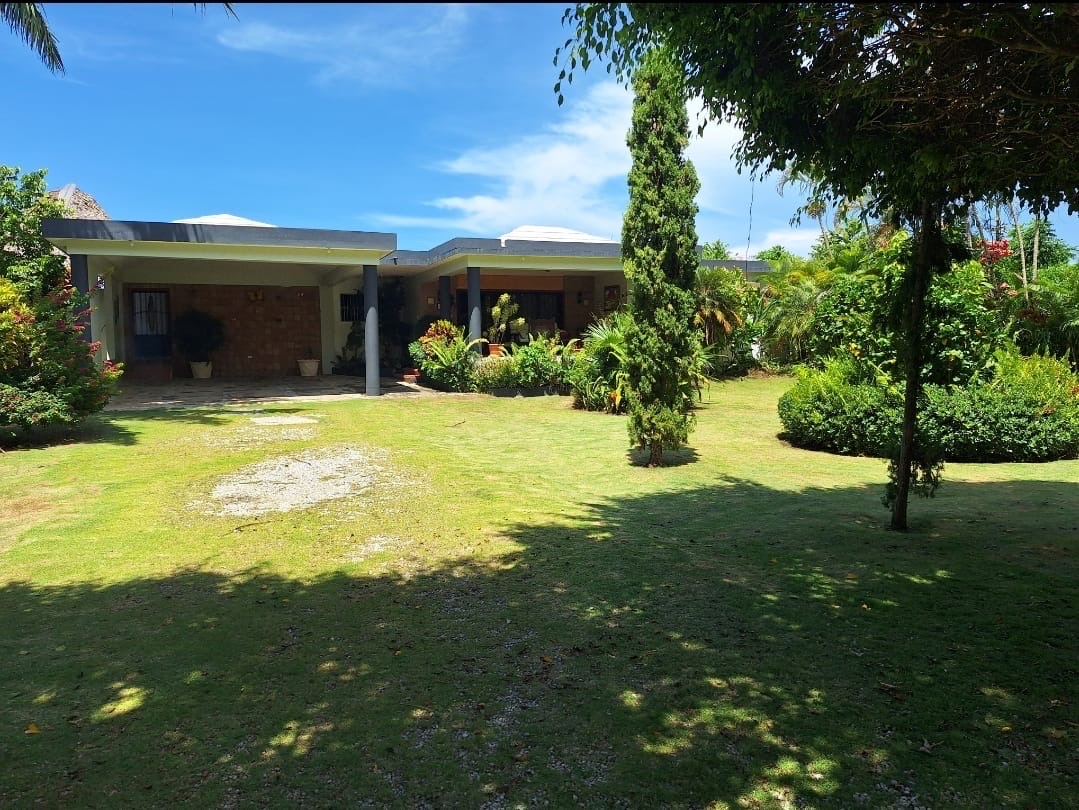 casas vacacionales y villas - casa vacacional vista al mar en el centro del pueblo de Cabrera Nagua  2