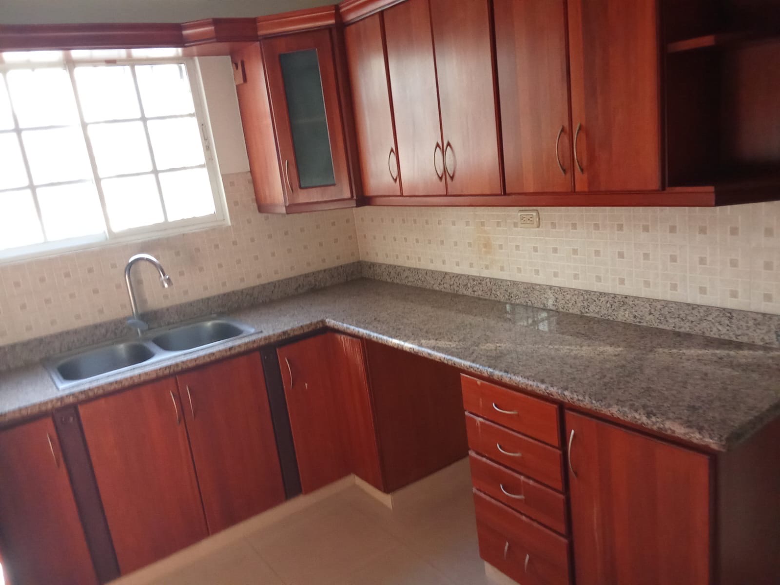 apartamentos - SE ALQUILA EN BELLA VISTA 0