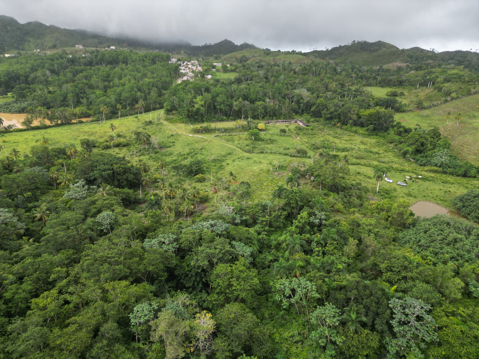 solares y terrenos - Terreno en venta 190.930.00mt2  en la Guazara sama 9
