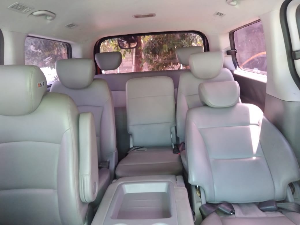 jeepetas y camionetas - HYUNDAI GRAND STAREX 2017 NEGRADESDE: RD$ 1,250,100.00 3