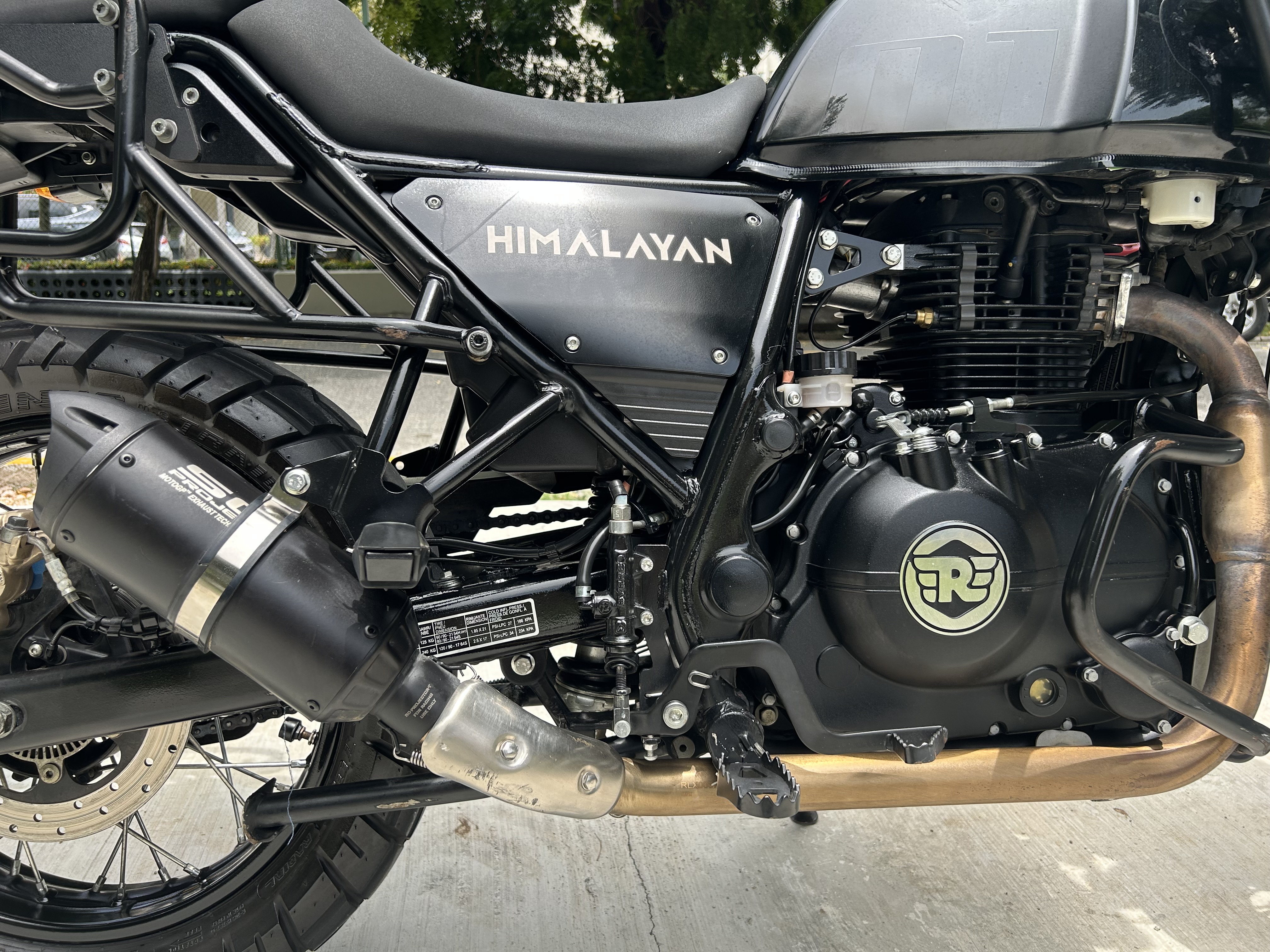 motores y pasolas - Himalayan 2022 – 411 cc |¡Lista para la aventura!  9