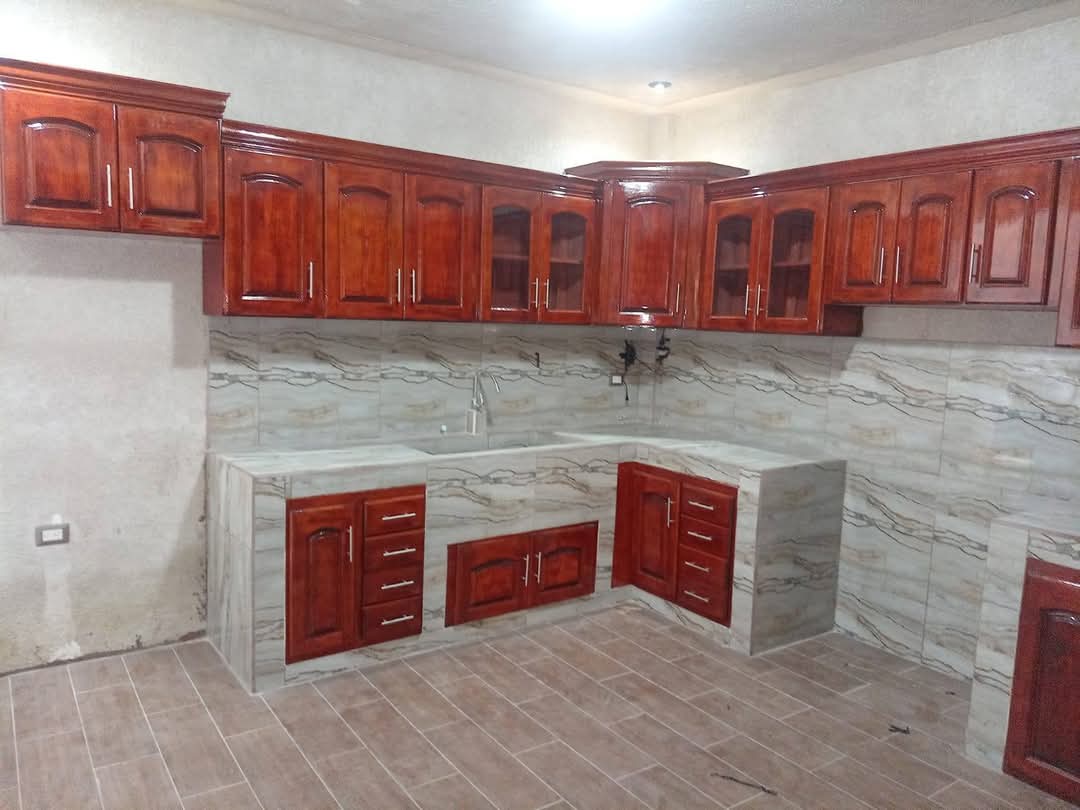muebles y colchones - Gabinetes de cocina en madera de caoba 🌳  1