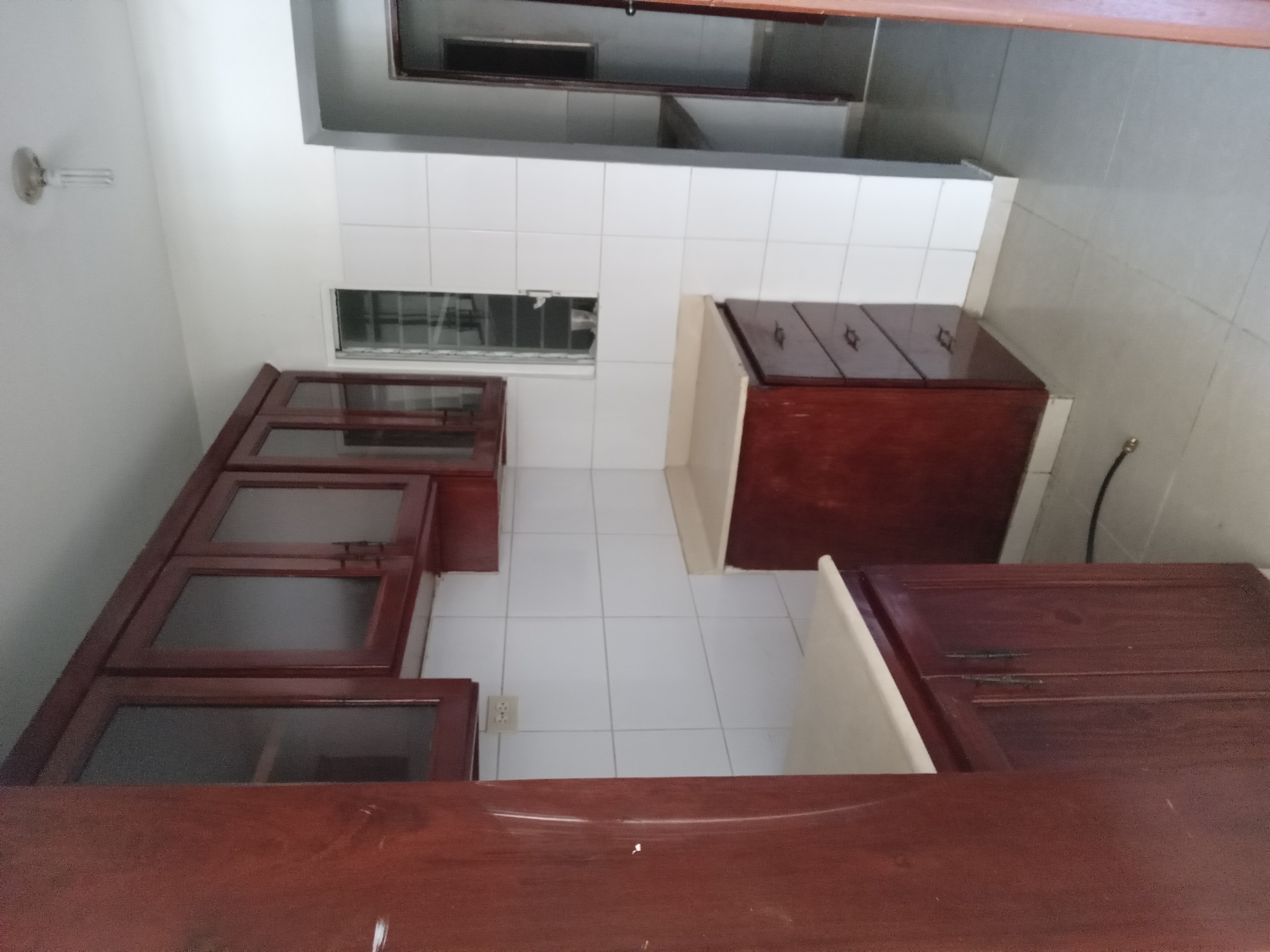 apartamentos - ALQUILO APTO. EN RES. CARMIL IV AVE. LOS BEISBOLIS 9