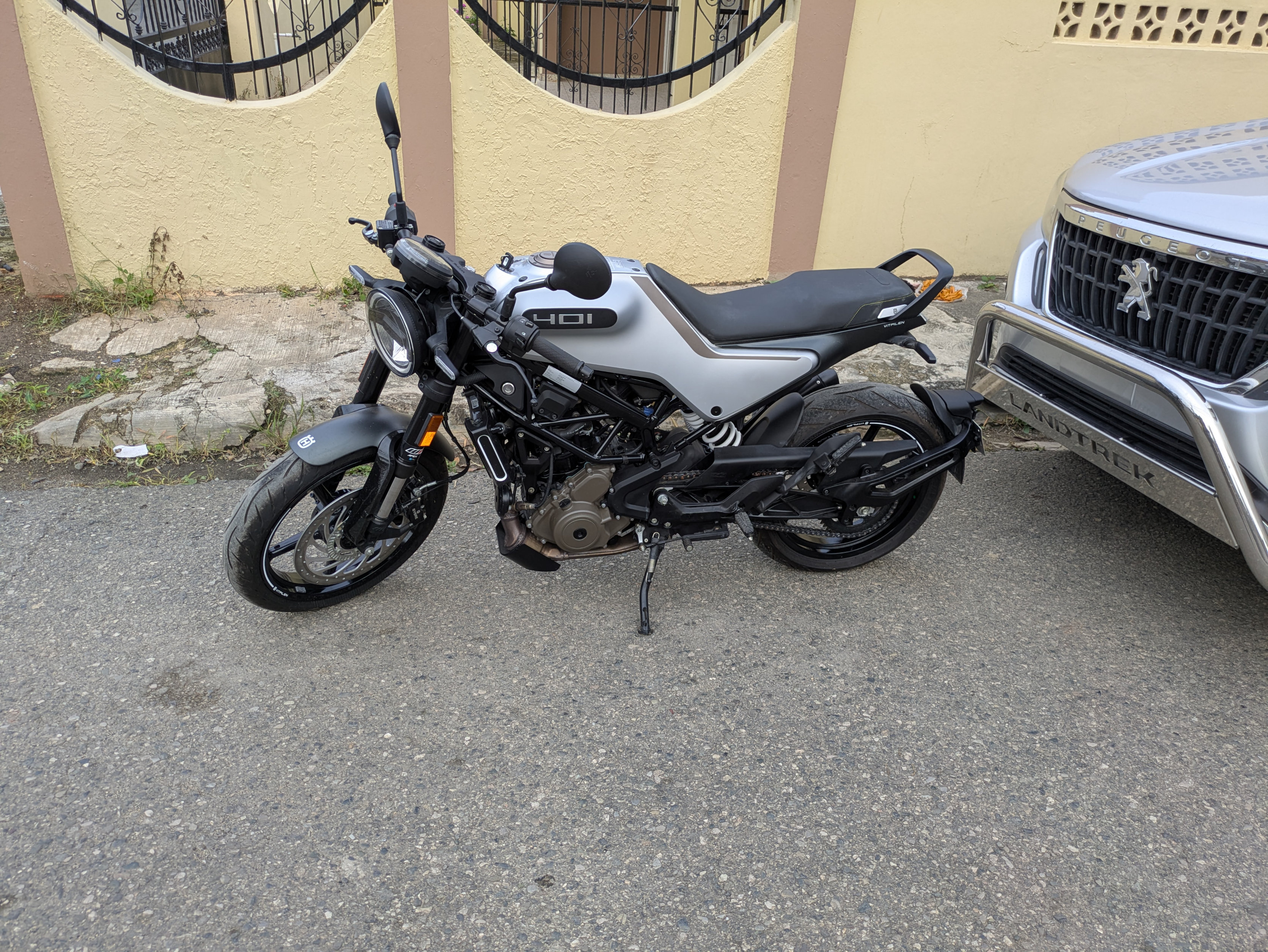 motores y pasolas - Husqvarna Vitpilen 401 0