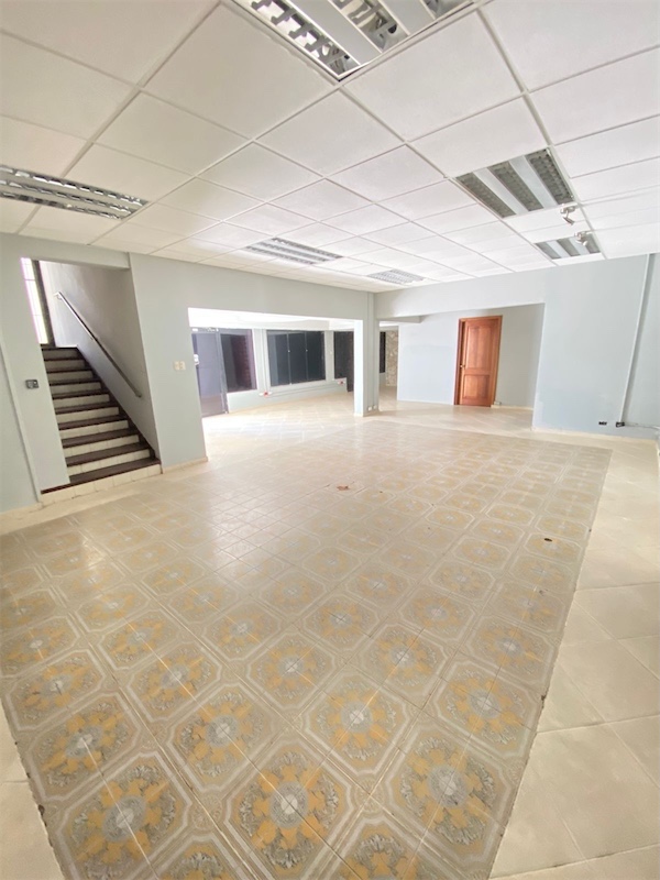 oficinas y locales comerciales - Local de 1500m dos niveles 2
