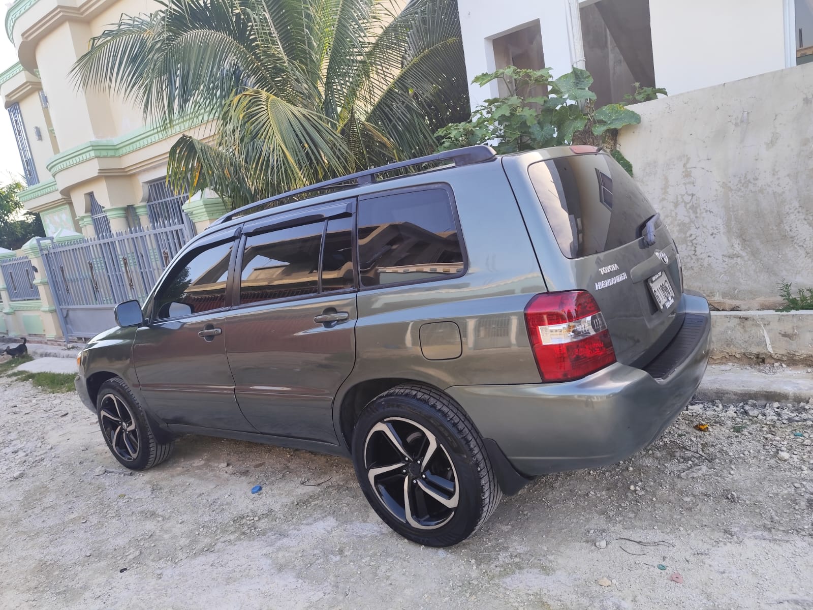 jeepetas y camionetas - Vendó Toyota Highlander 2005 en excelente condicio 3