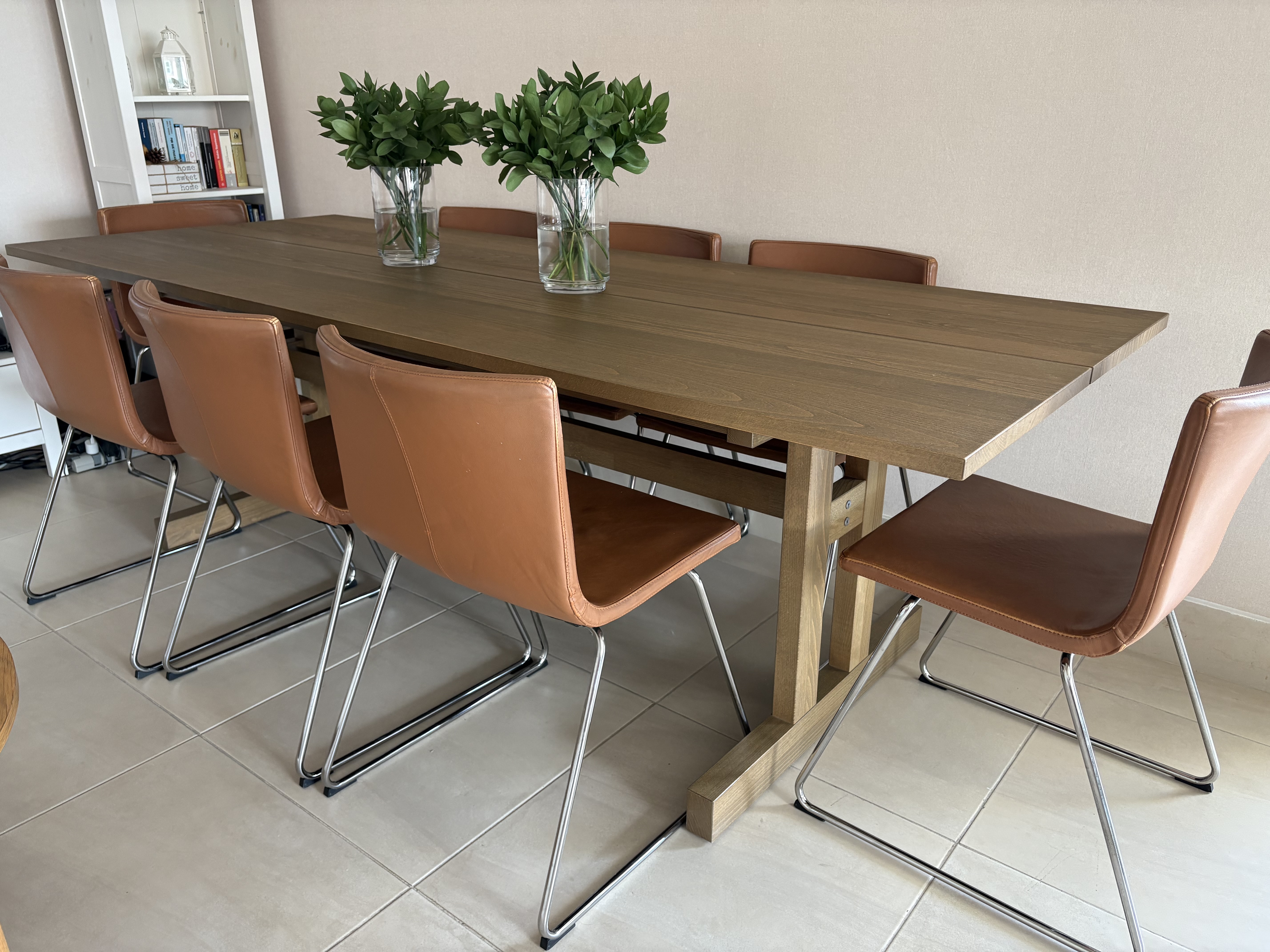 muebles y colchones - Mesa de Comedor 8 puestos en madera con 8 sillas  3