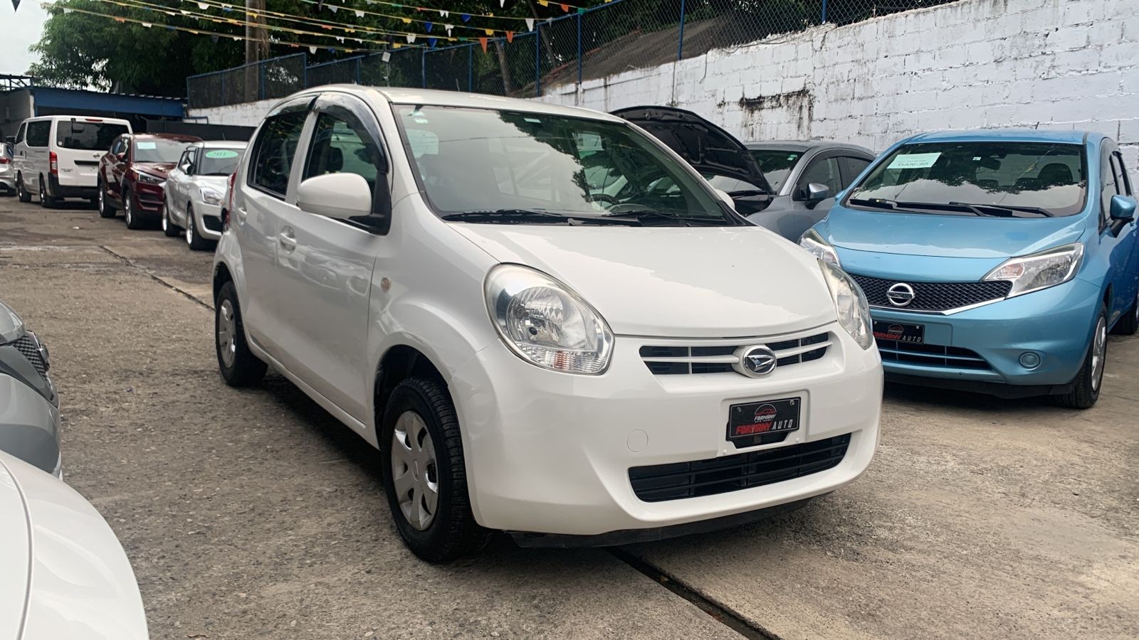 carros - DAIHATSU BOON 2011