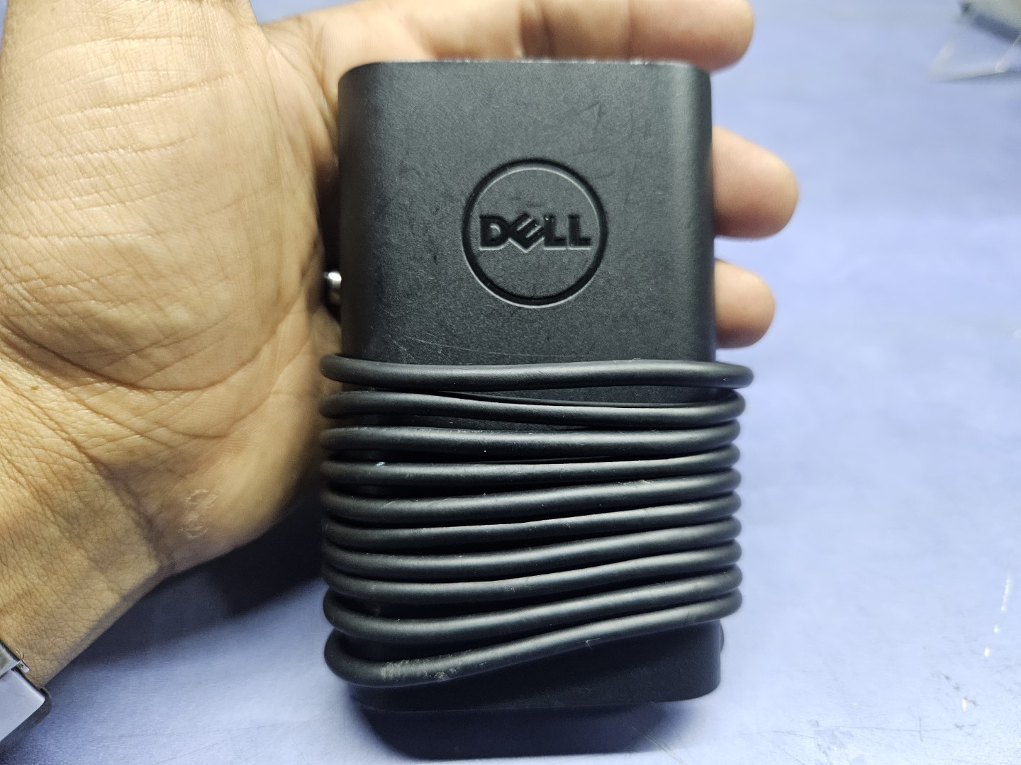 computadoras y laptops - Cargador Dell 65W plug ancho original 1