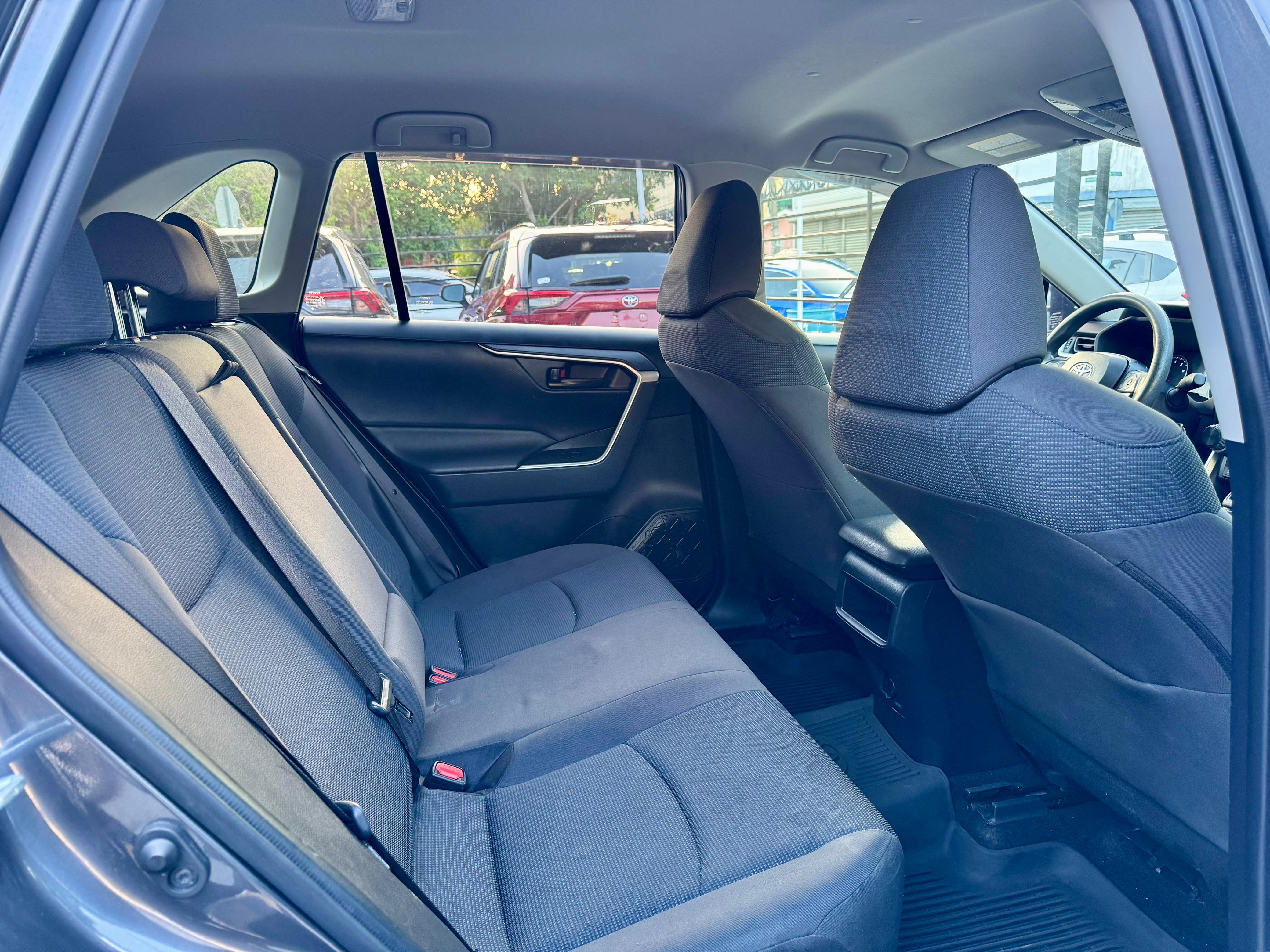 jeepetas y camionetas - Toyota RAV4 2019 LE plus  7