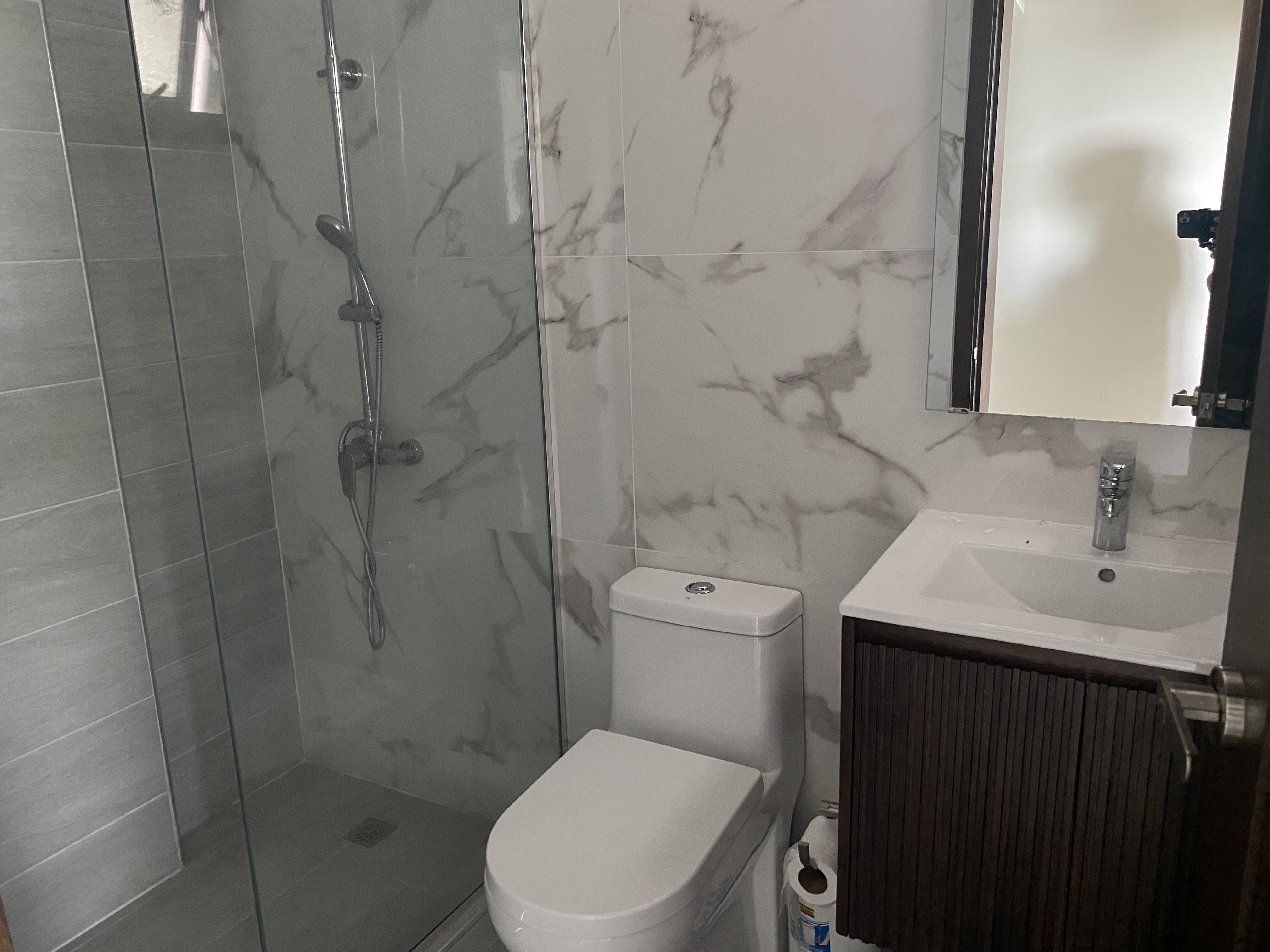 apartamentos - Exclusivo 4to nivel con ascensor privado y 2 parqueos  6
