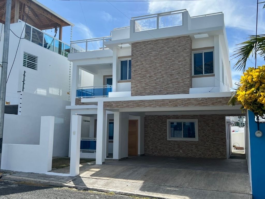 casas - venta de casa con jacuzzi en la autopista de san isidro Santo Domingo este  6