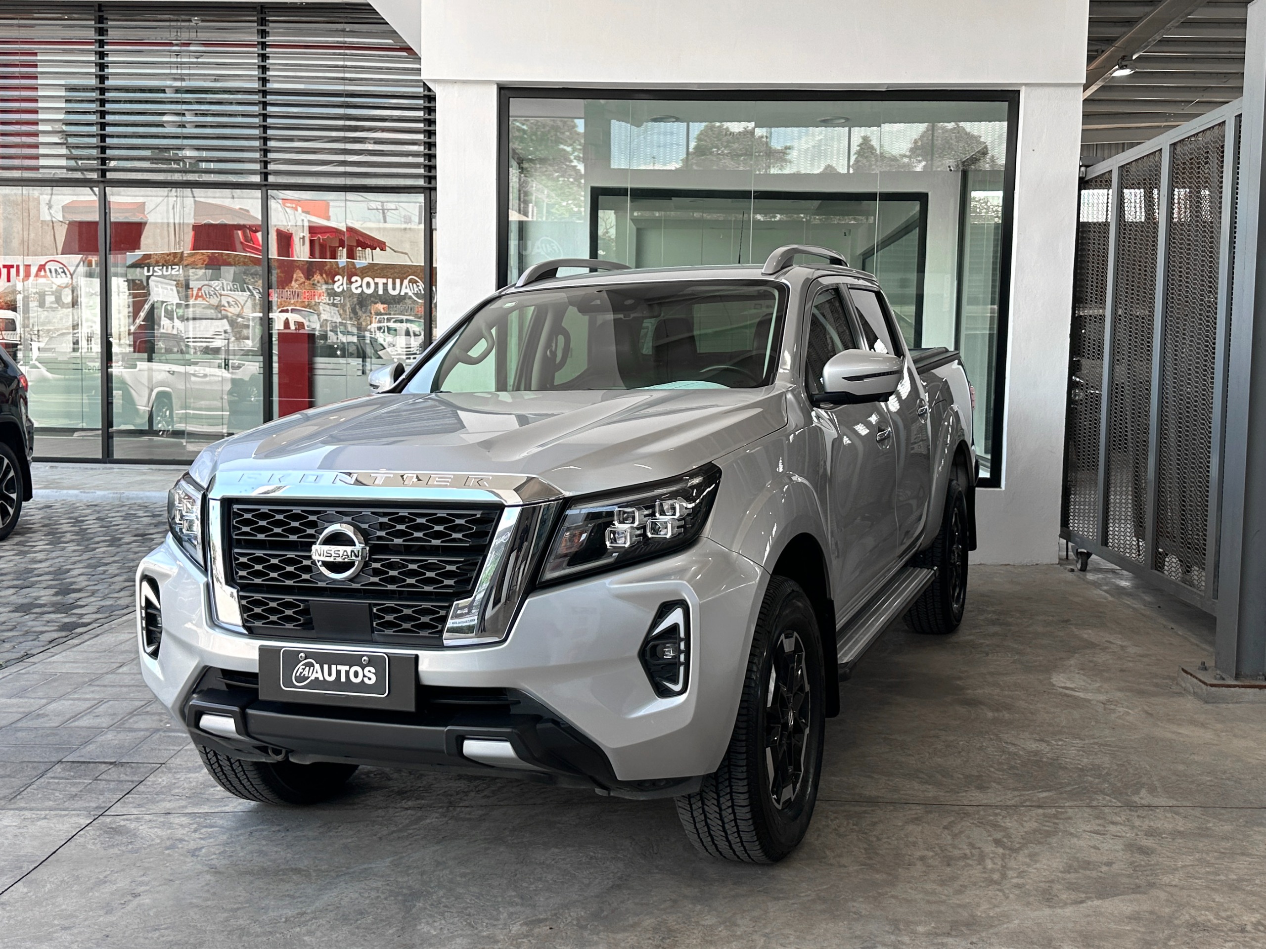 jeepetas y camionetas - Nissan frontier LE 2023 0